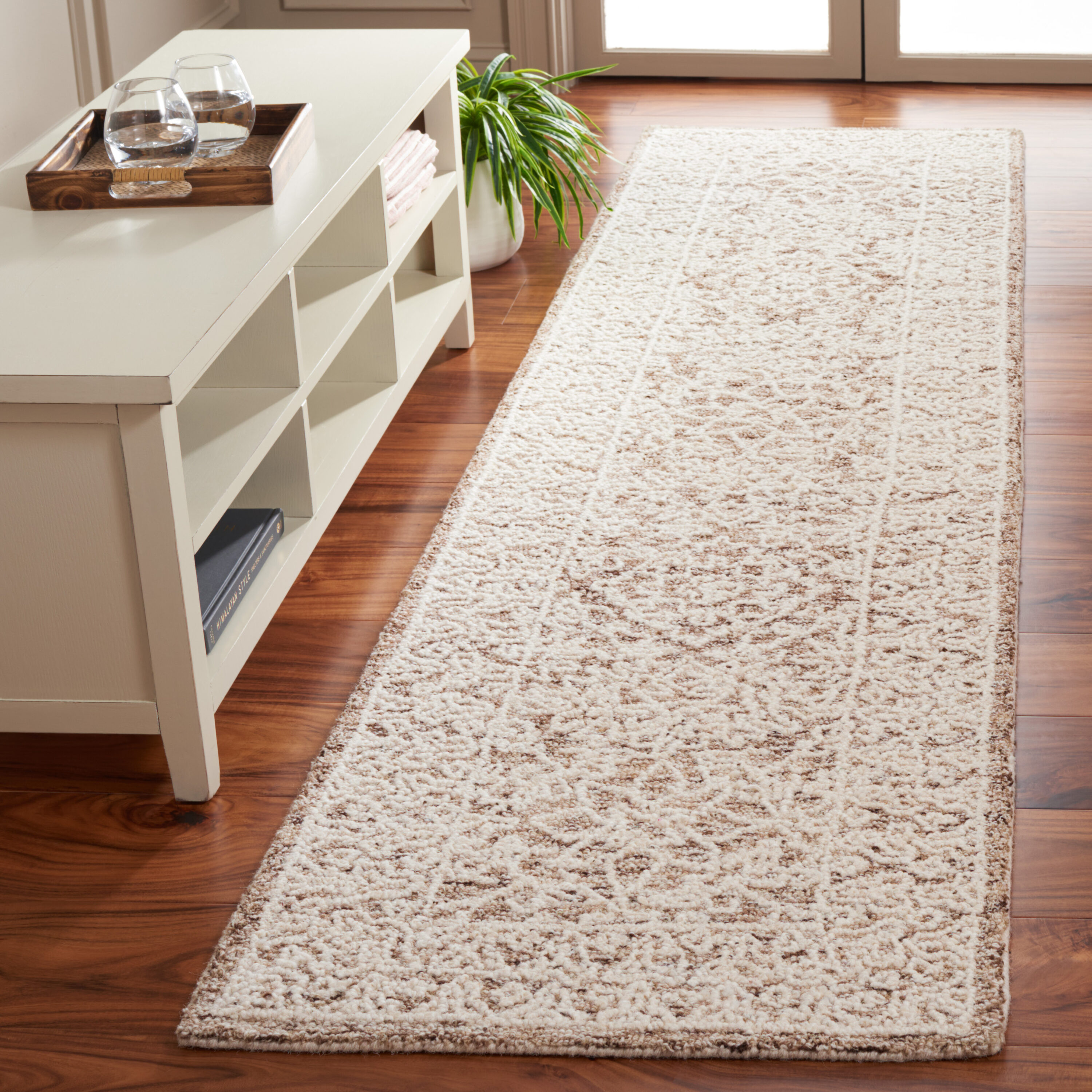  Ebony 202 Brown/Ivory Traditional 2ft-3in x 9ft Runner Rug