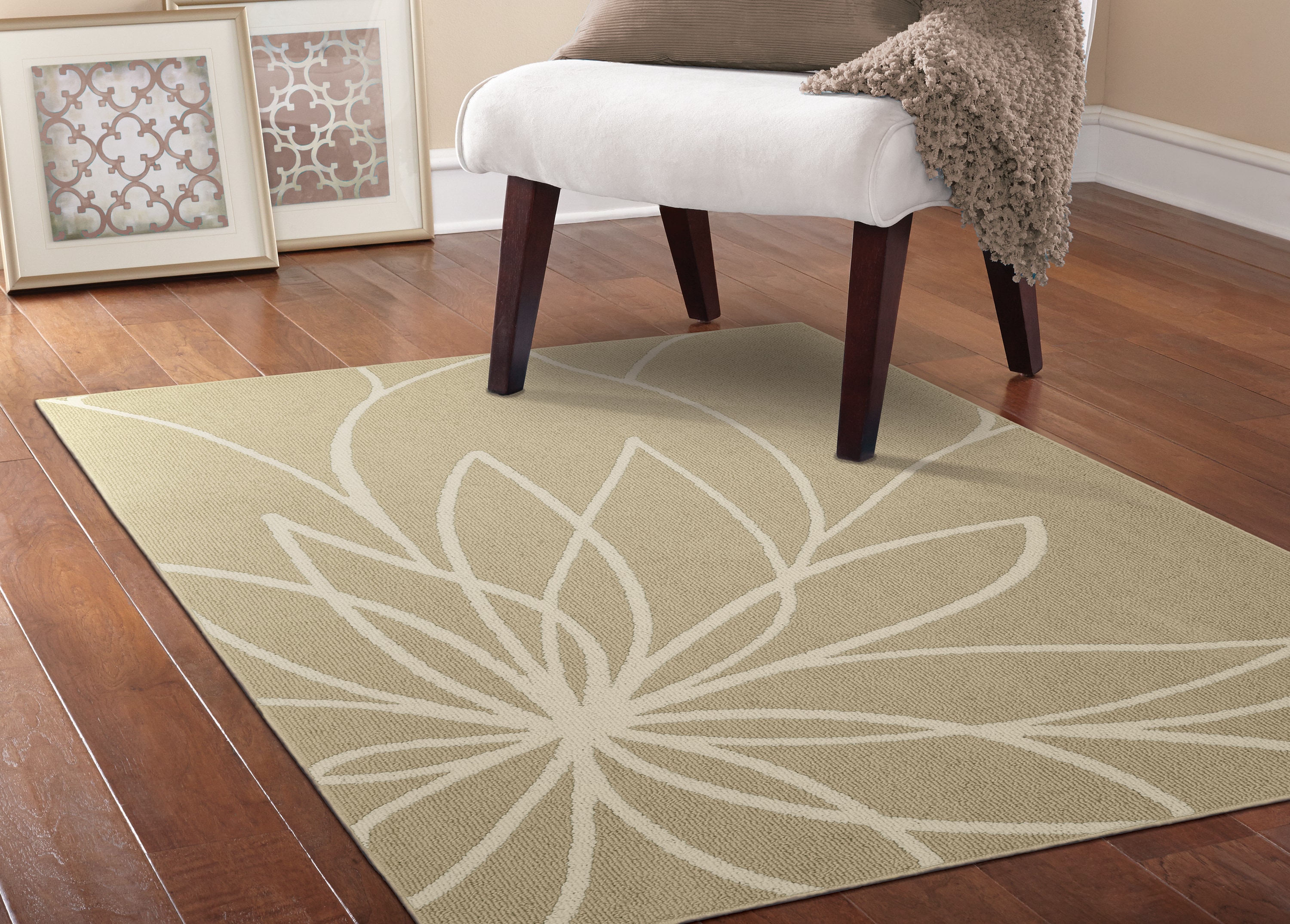 Garland Rug LL460A060084G3 Grand Floral 5 x 7 (ft) Tufted Polypropylene Tan/Ivory Rectangular Indoor Floral/Botanical French Country Area rug