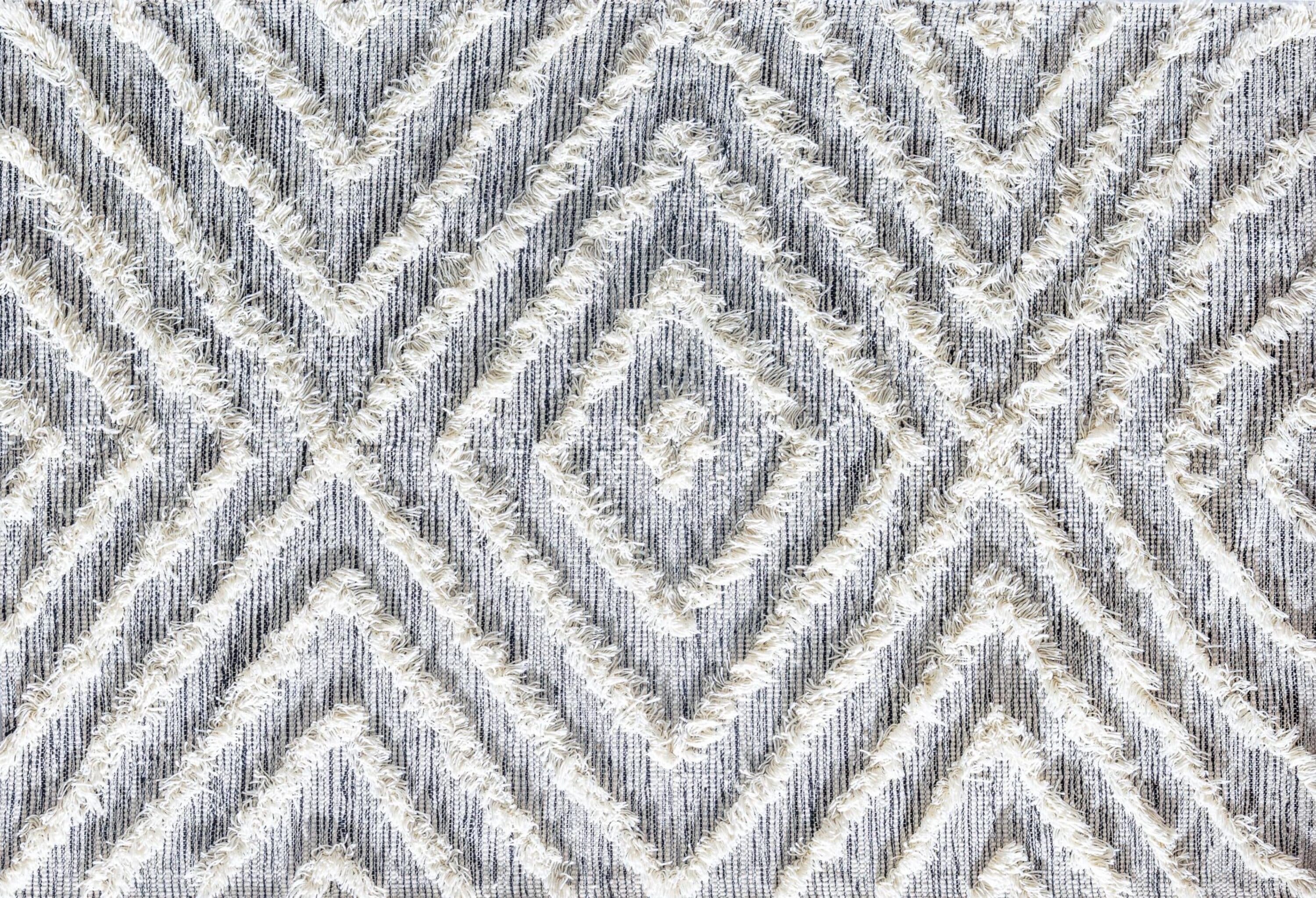 Gray and White Diamond Pattern Wool Area Rug, 8' x 10'