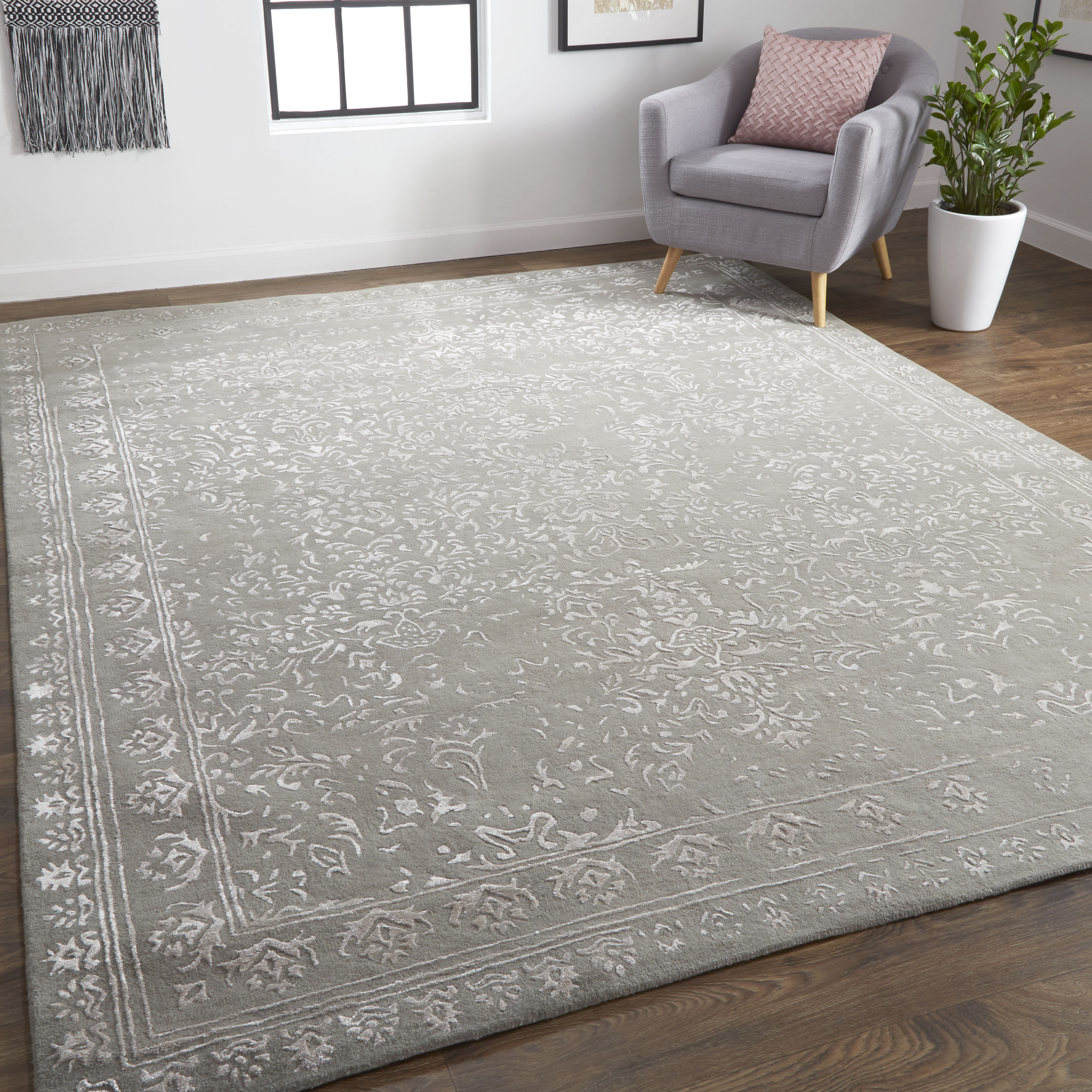 Handmade Silken Wool 8' x 10' Floral Tufted Area Rug in Gray and Taupe