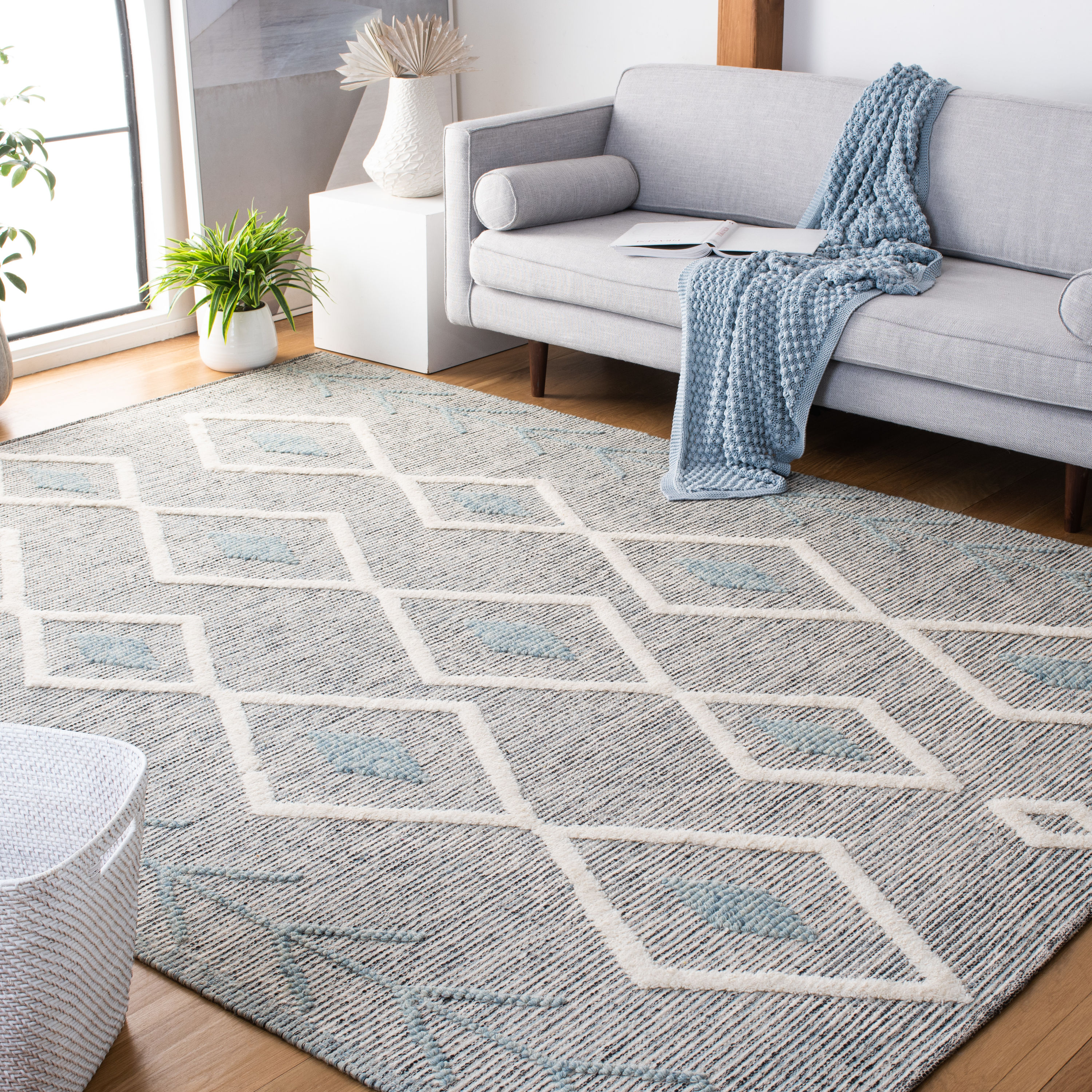 Vermont Blue and Ivory Handwoven Wool Area Rug 5' x 8'