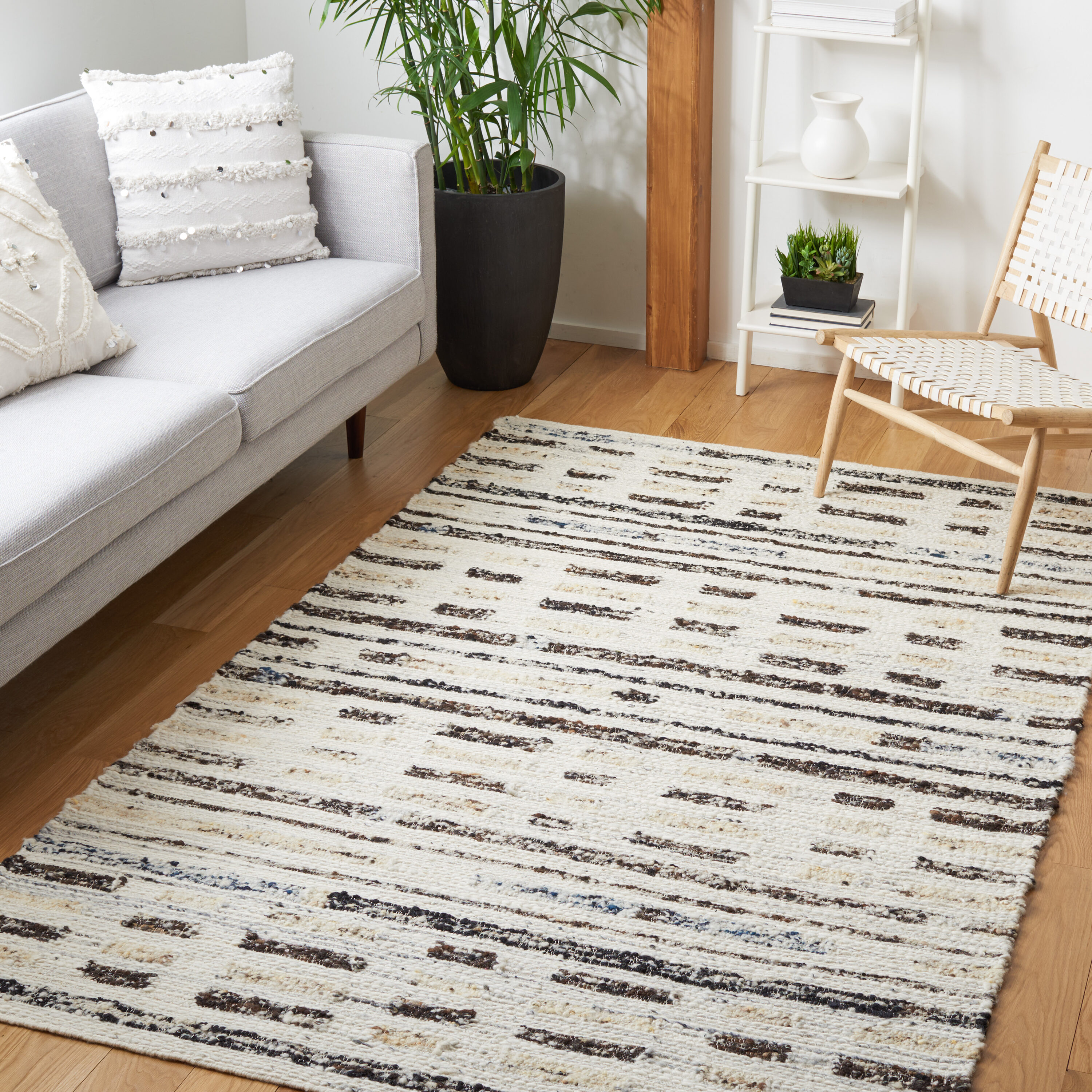  Manhattan 350 Ivory/Dark Brown Contemporary 5Ft x 8Ft Medium Rectangle Rug