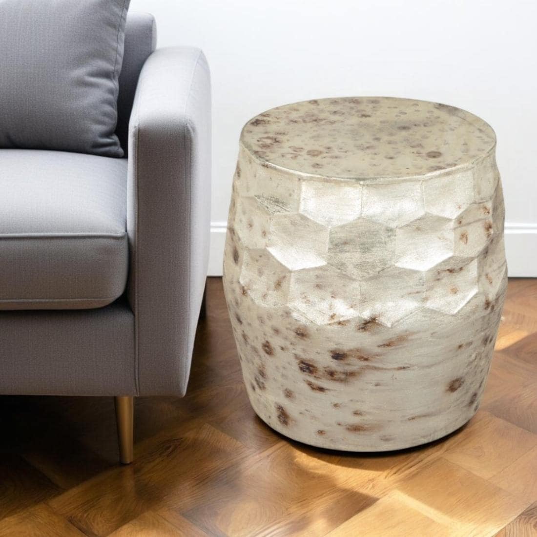 HomeRoots 4000556540 22-in W x 21.7-in H Beige Metal Round Modern End Table