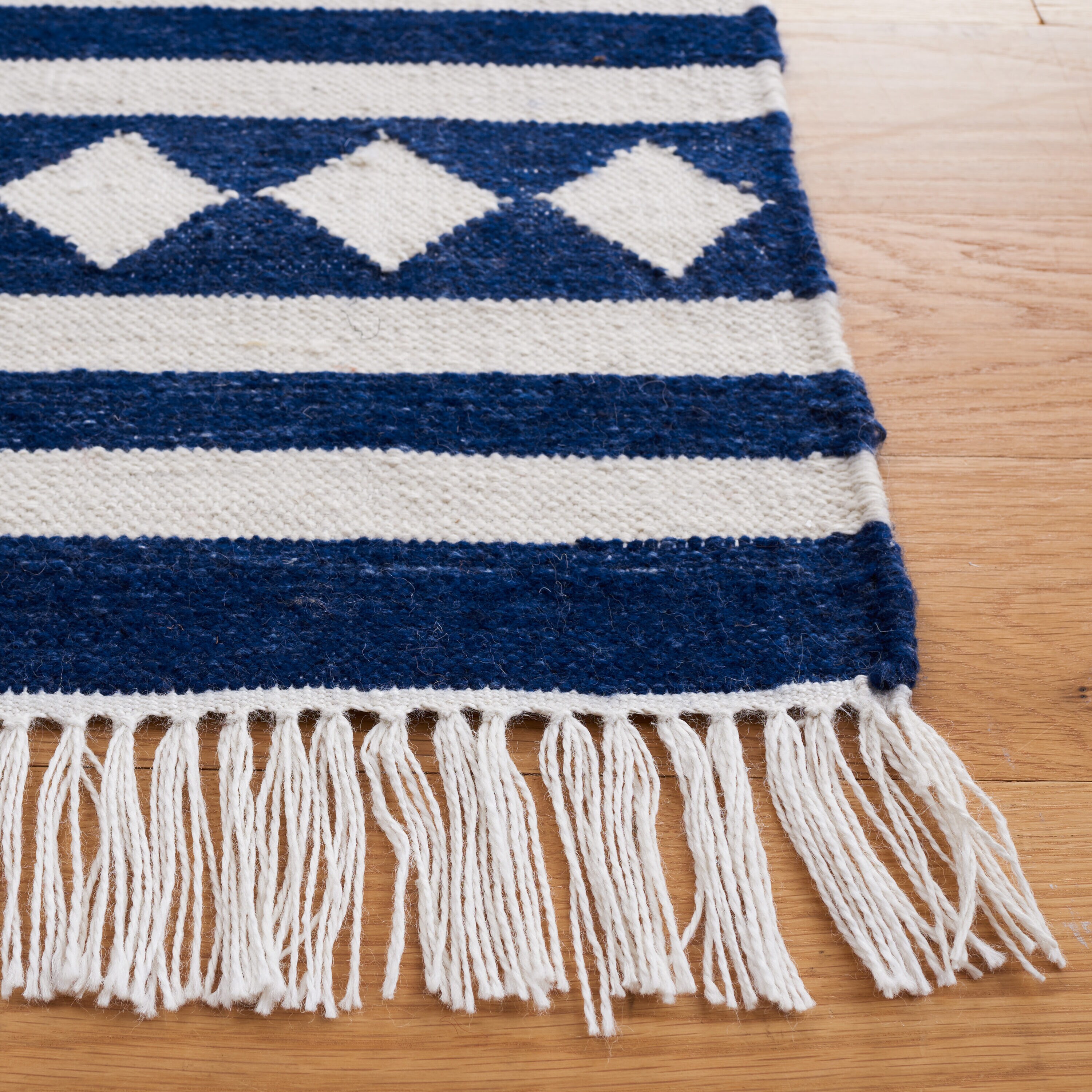 Safavieh KLM764N-29 rugs - View #6