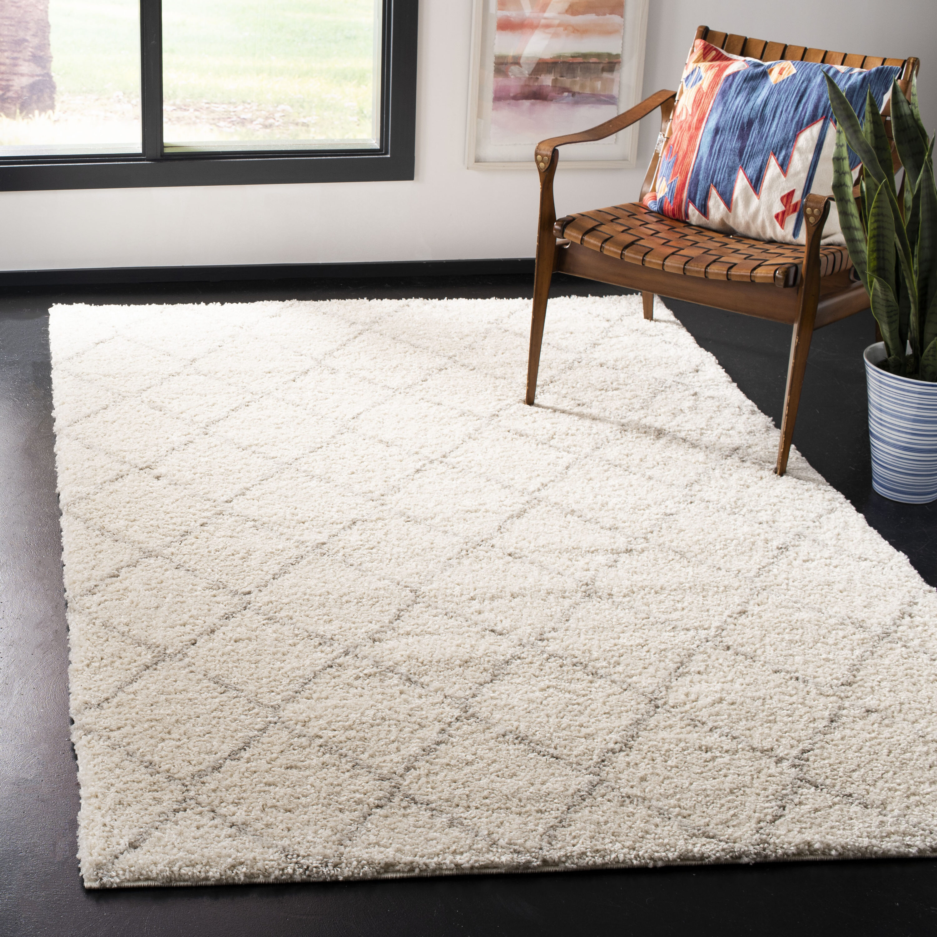 Ivory Geometric Shag Rectangular Synthetic Rug, 2'3" x 4'