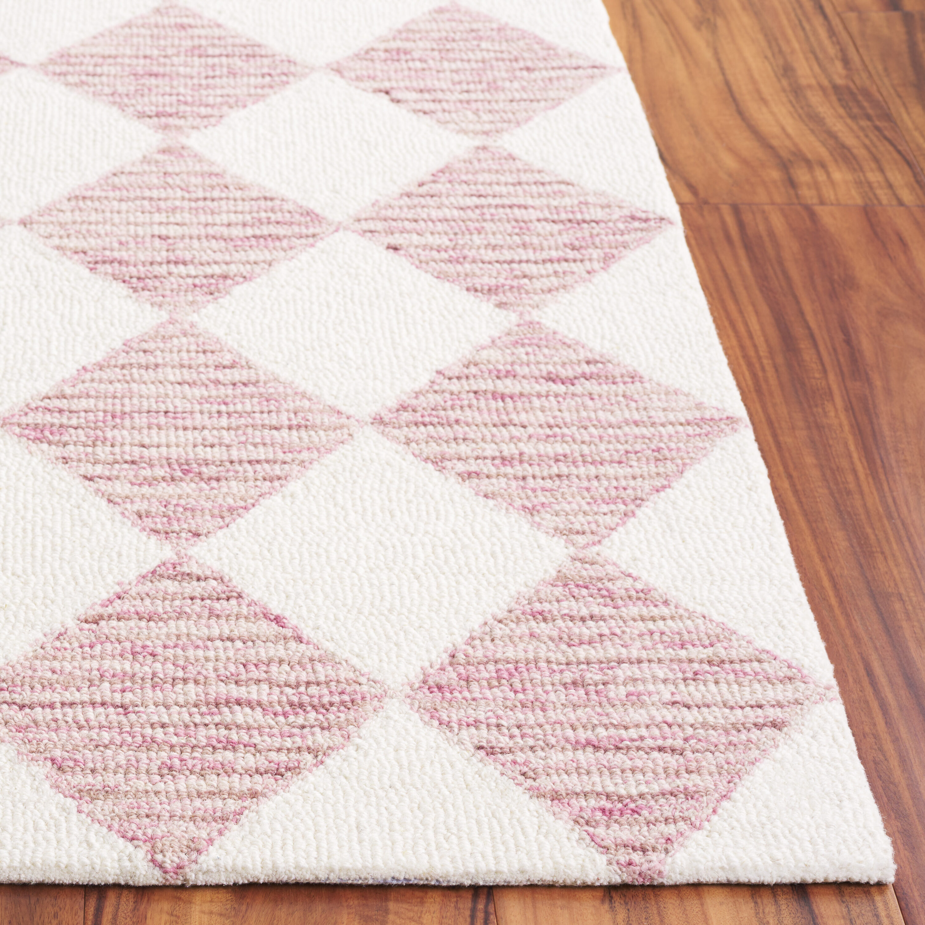 Safavieh EBN120U-4 rugs - View #3