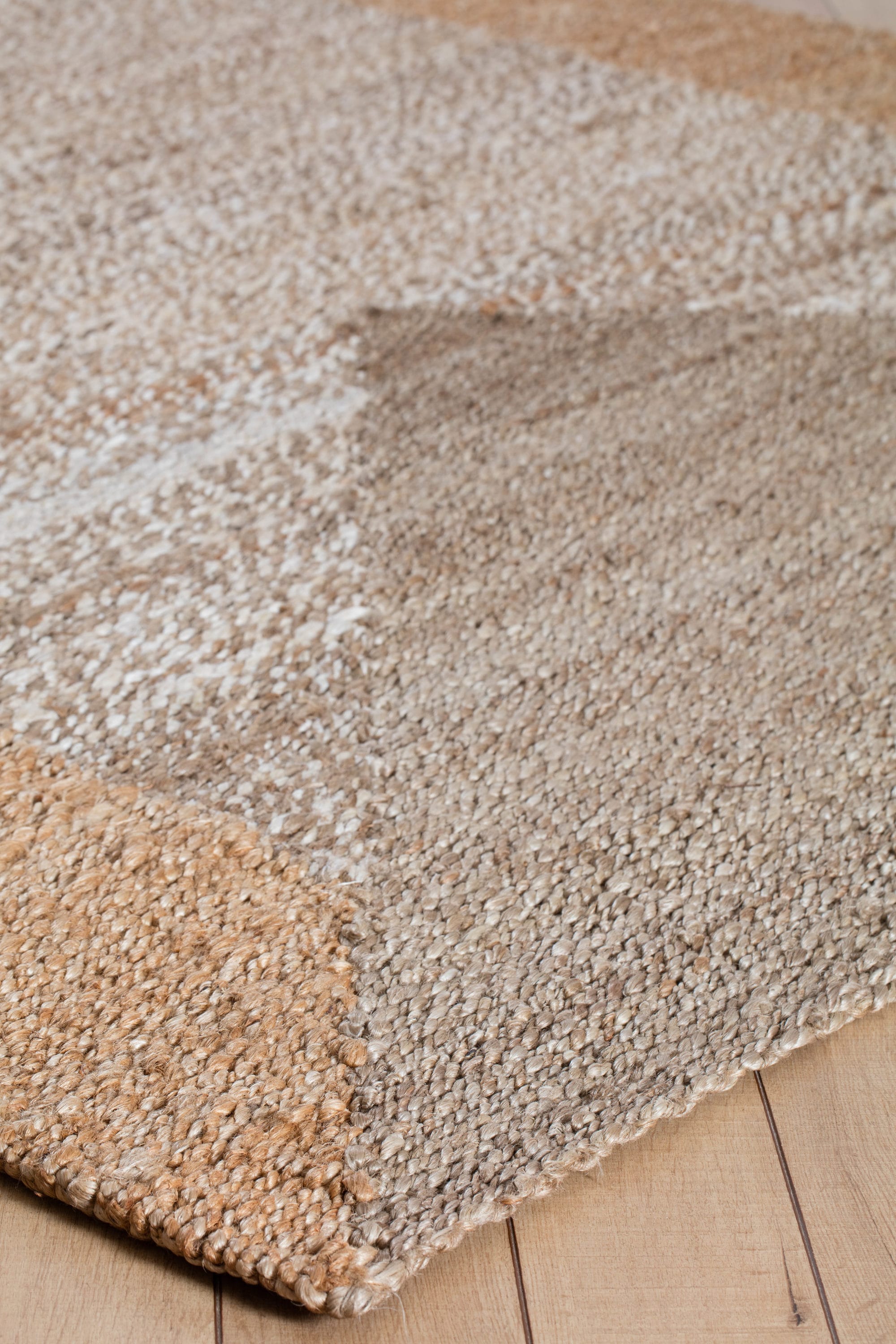 Eden Natural & Tan Handmade Jute Area Rug 5' x 8'