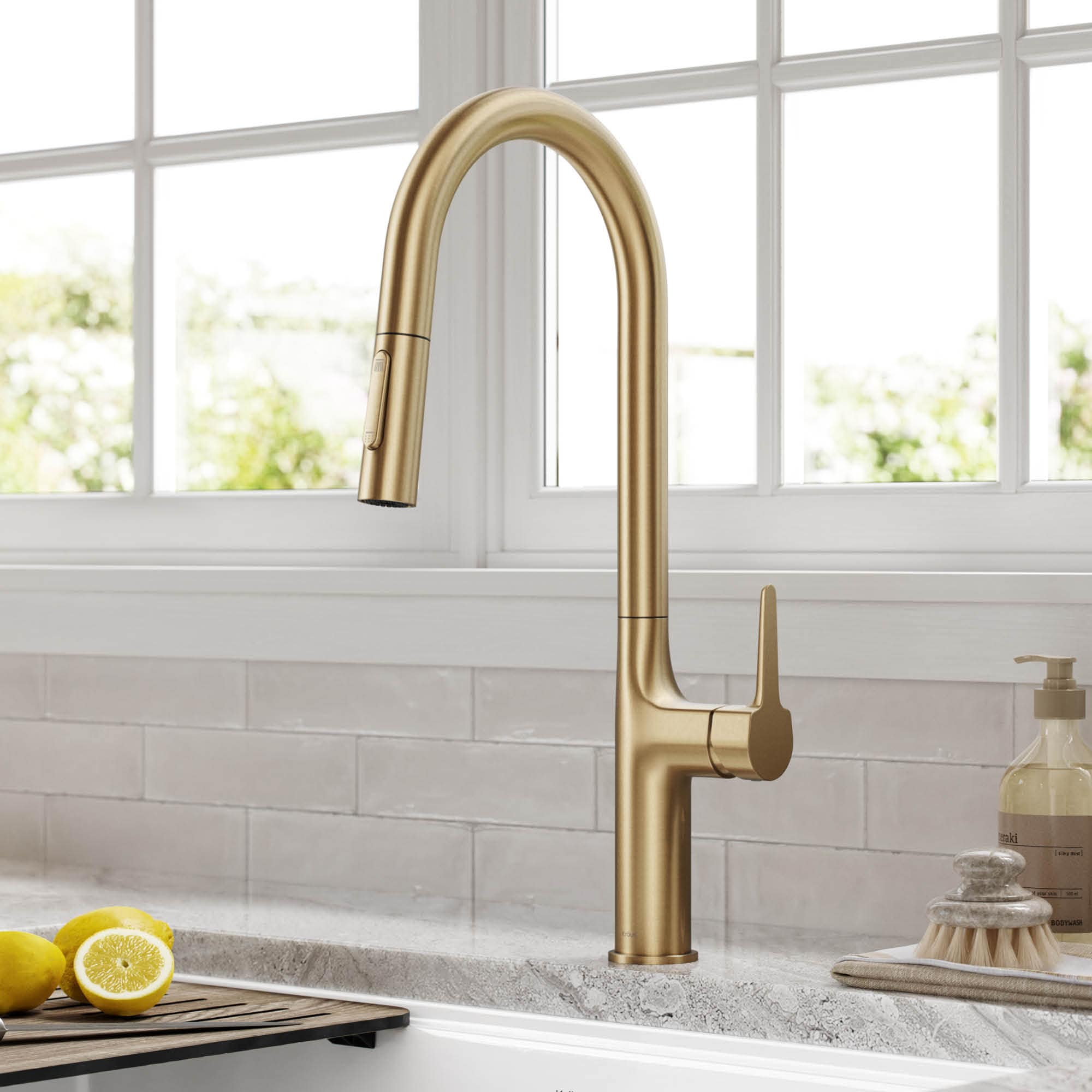 Kraus Oletto Brushed Gold Single Handle Pull-down Kitchen Faucet with  Sprayer Function at