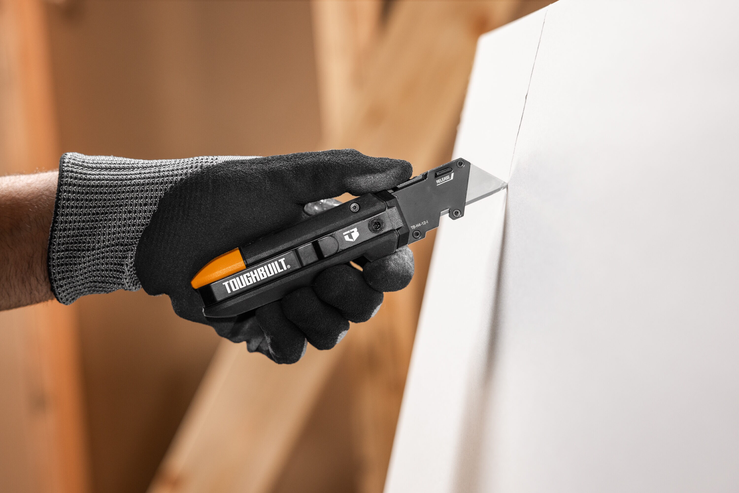 TOUGHBUILT 5-in-1 Electrician's 3/4-in 3-Blade Folding Utility Knife with  On Tool Blade Storage in the Utility Knives department at