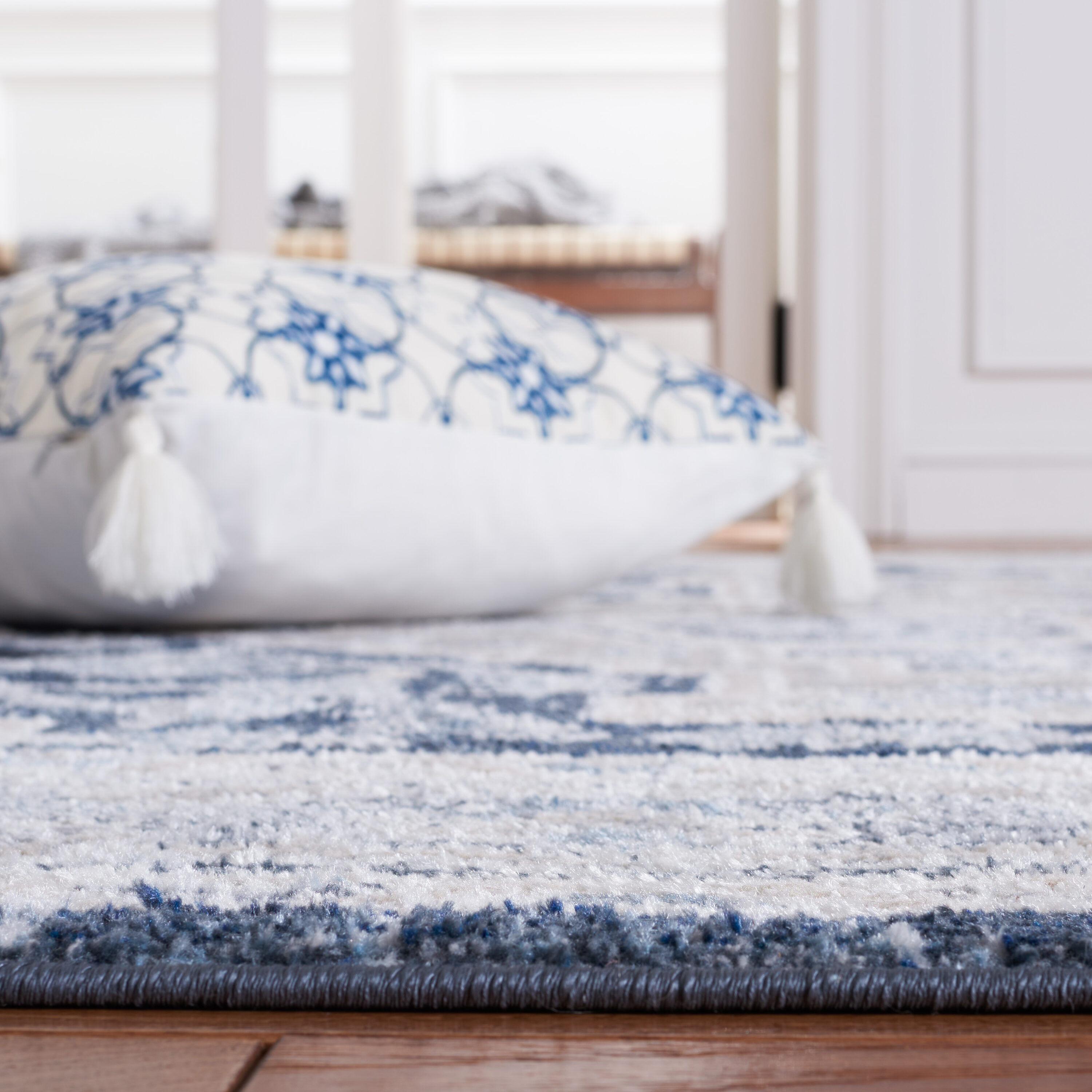 Safavieh BLR210B-4 rugs - View #5