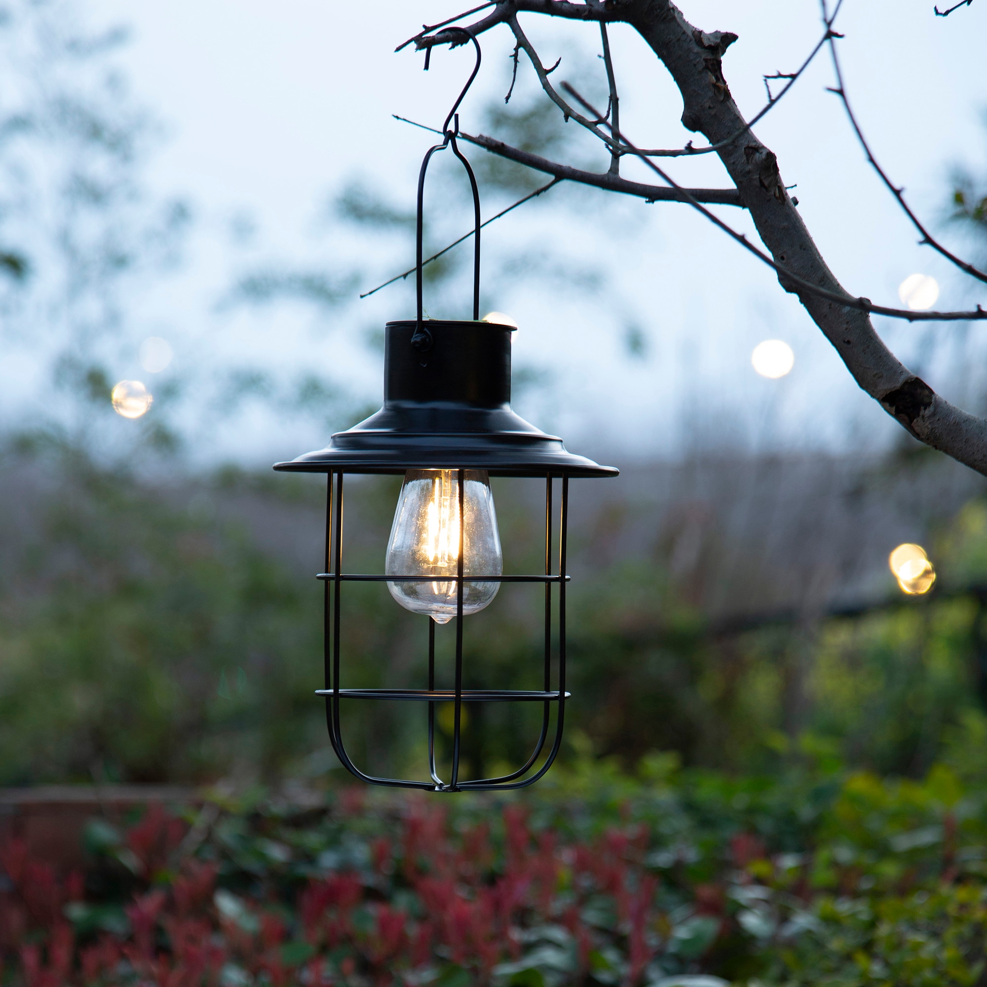 Glitzhome 7.25-in x 9.75-in Black Metal Solar Outdoor Decorative Lantern