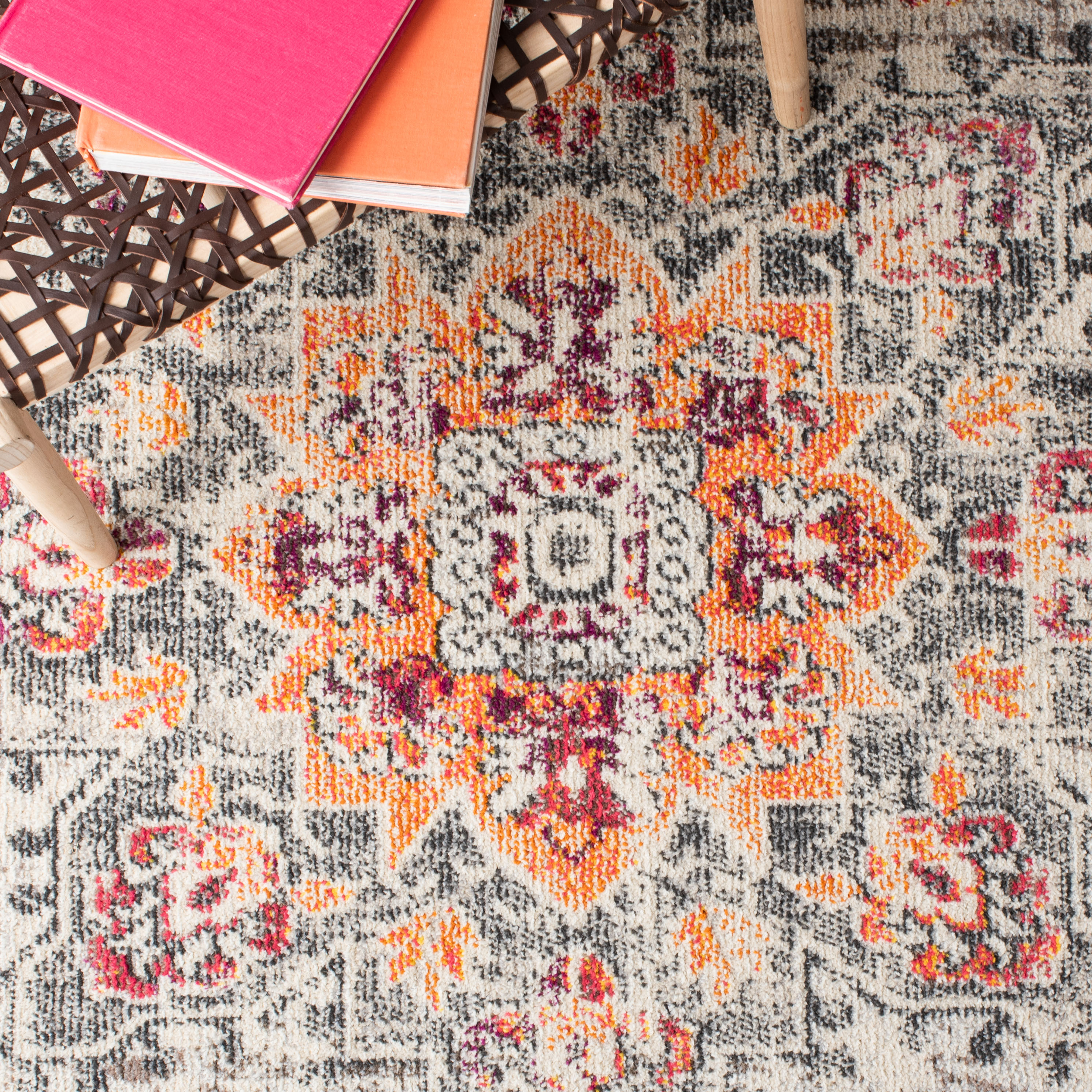 Safavieh MAD473E-3SQ rugs - View #6