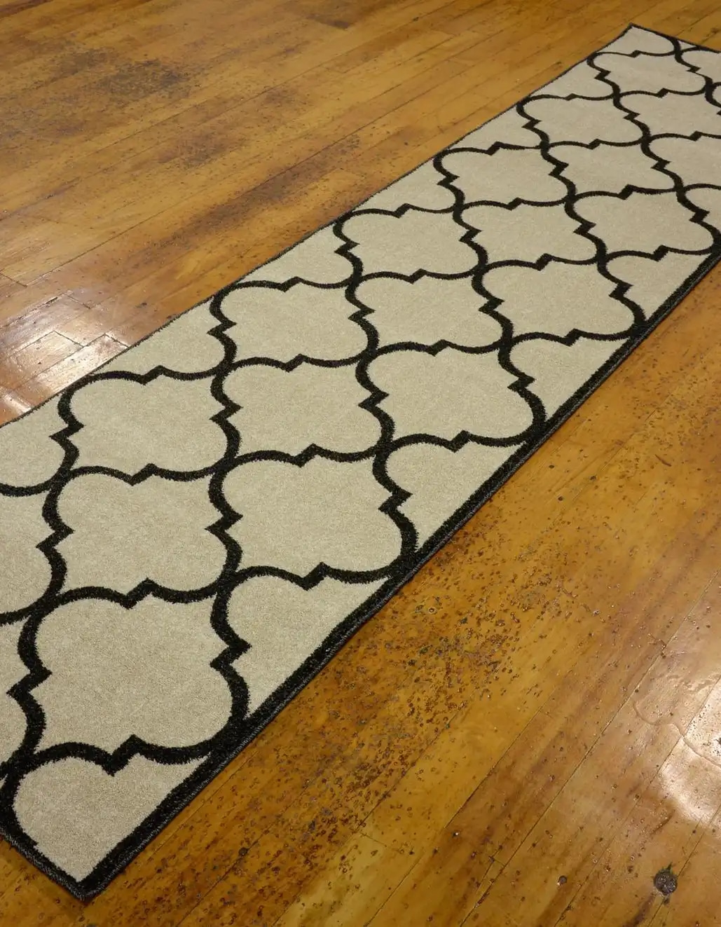 Unique Loom 3116153 Austin Trellis 3 x 10 (ft) Loomed Polypropylene Beige and Black Rectangular Indoor Geometric Industrial Runner rug