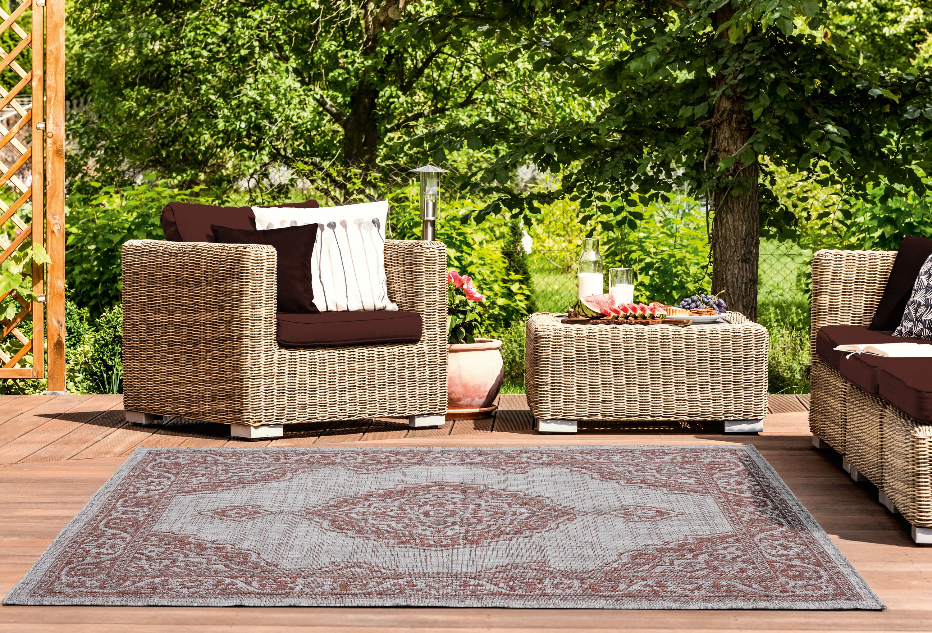 United Weavers Of America 3900 10229 69 Augusta 5 x 8 (ft) Polypropylene Terracotta Rectangular Indoor Medallion Area rug