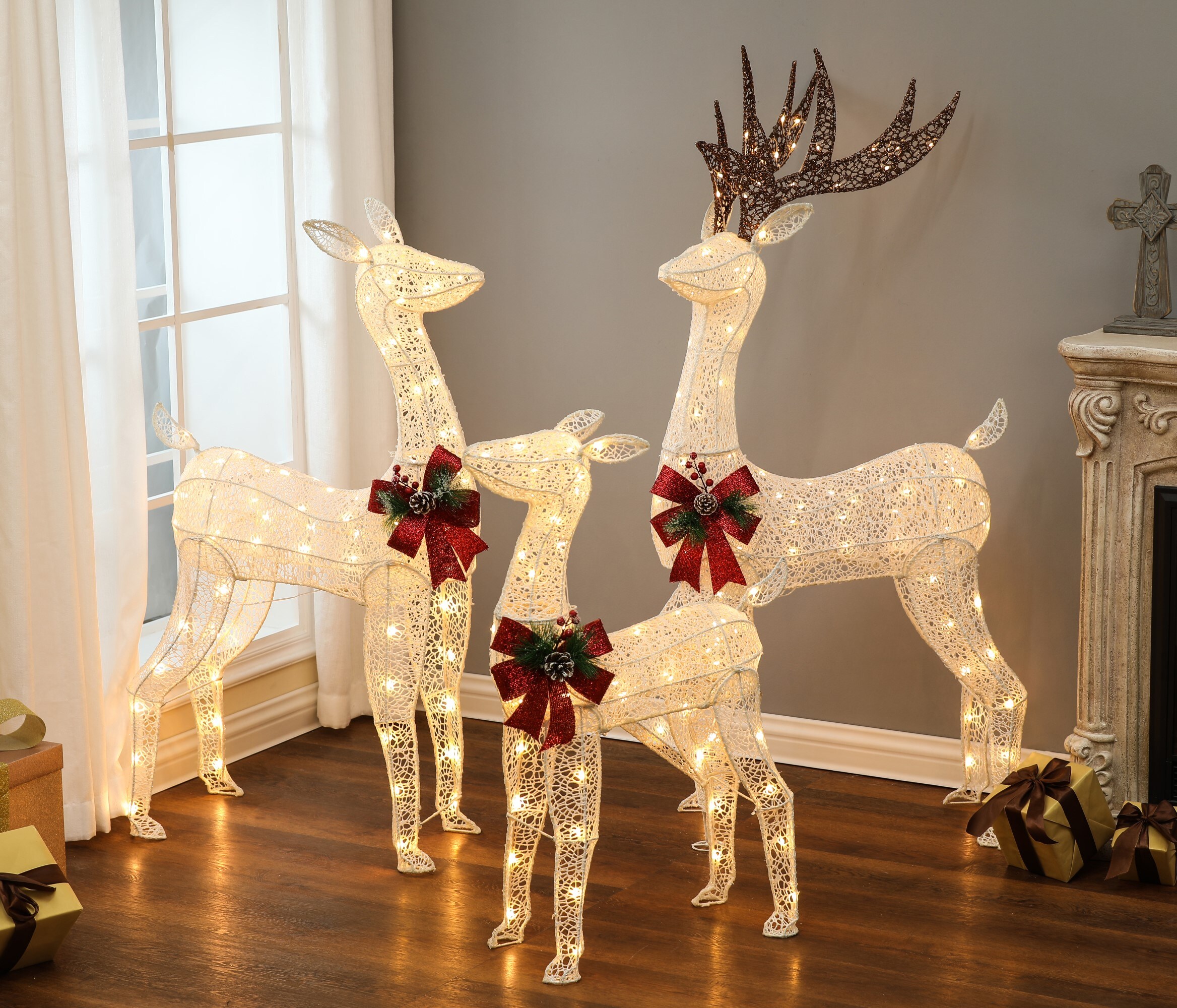LuxenHome WHHD1417 Outdoor-Christmas-Decor - View #3