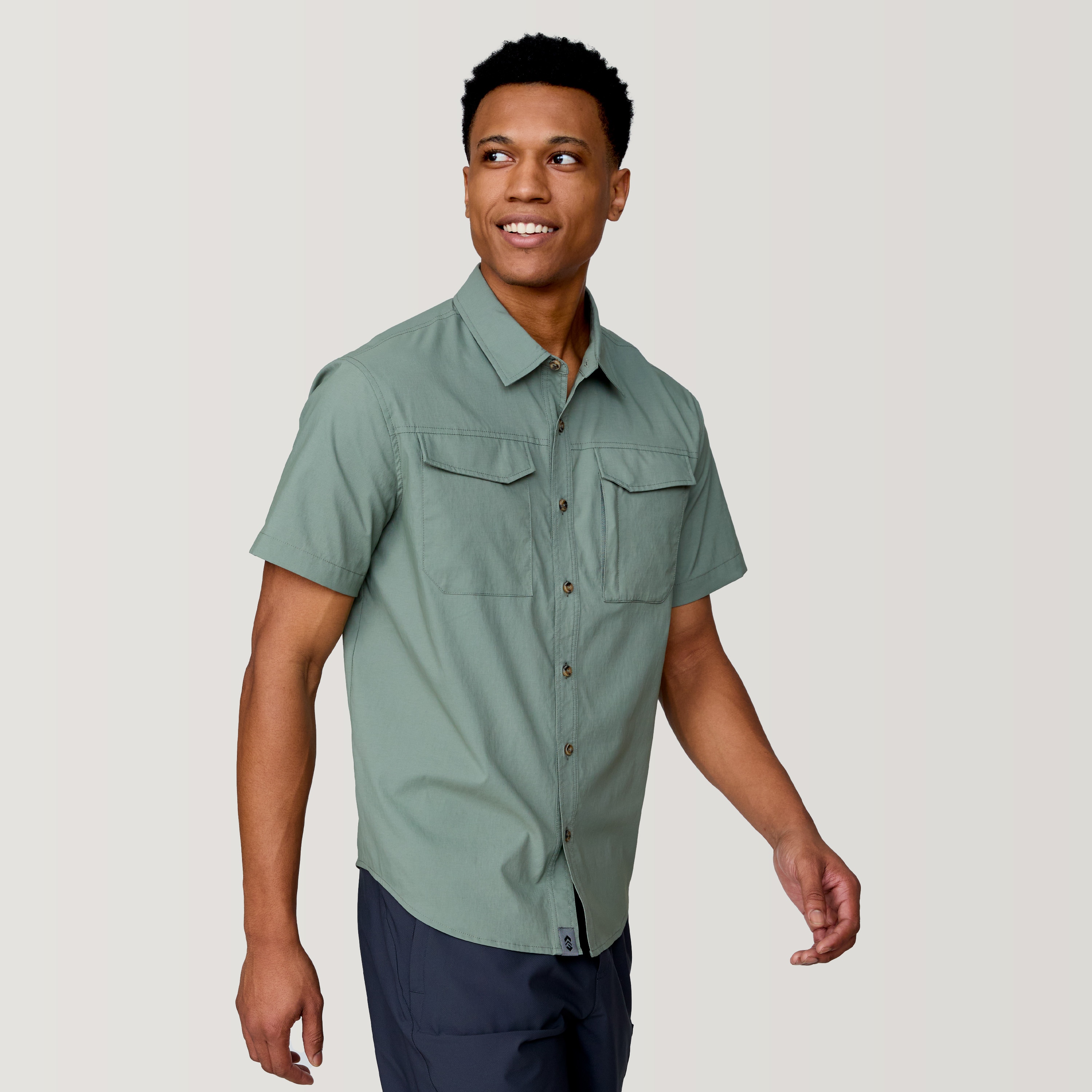 Free Country Men's Green Woven Short sleeve Solid Button-down shirt ( XL ) #482MAS5212-SAGE-XL