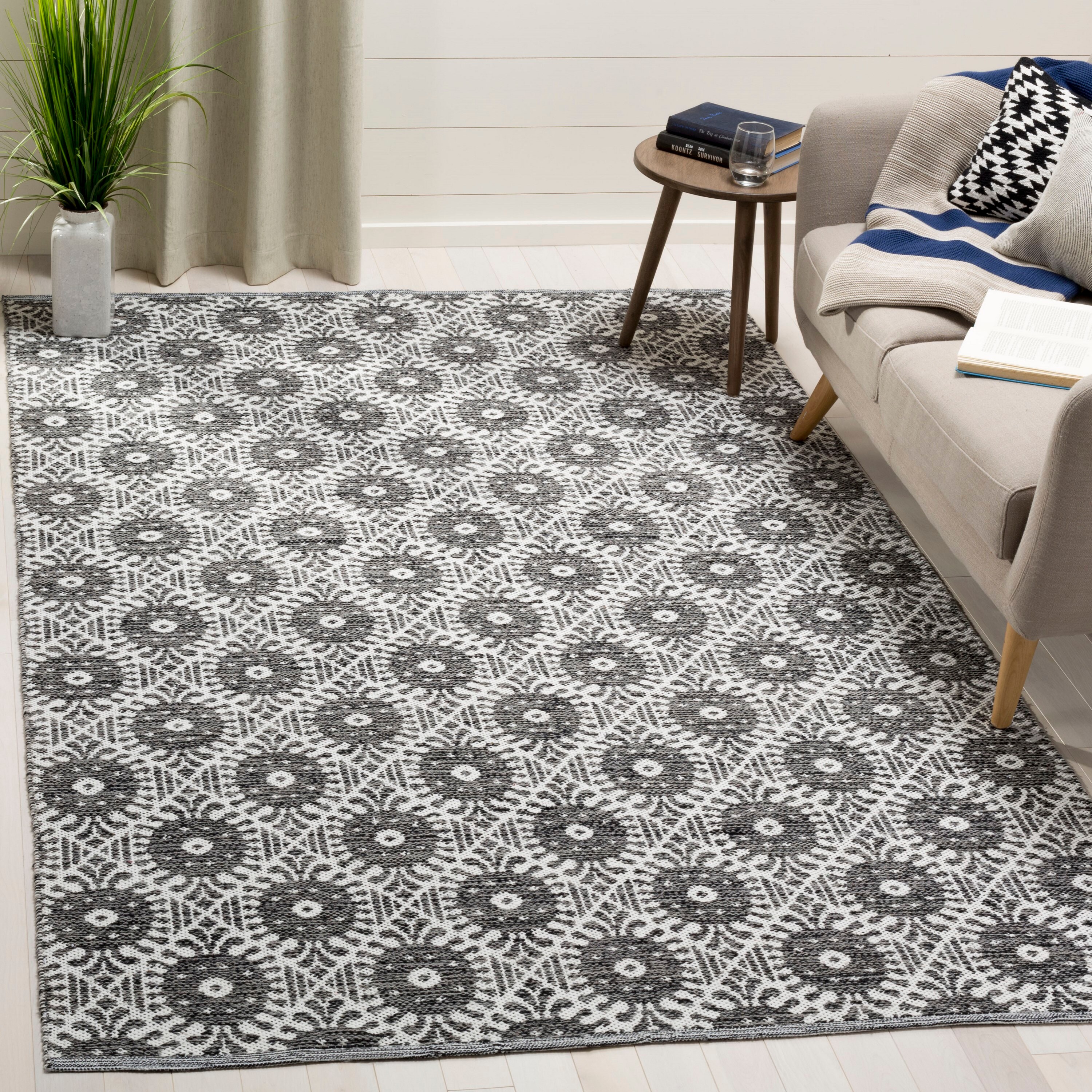 Safavieh MTK612A-3 Montauk Carmi 3 x 5 (ft) Cotton Black/Ivory Rectangular Indoor Abstract Bohemian/Eclectic Throw rug