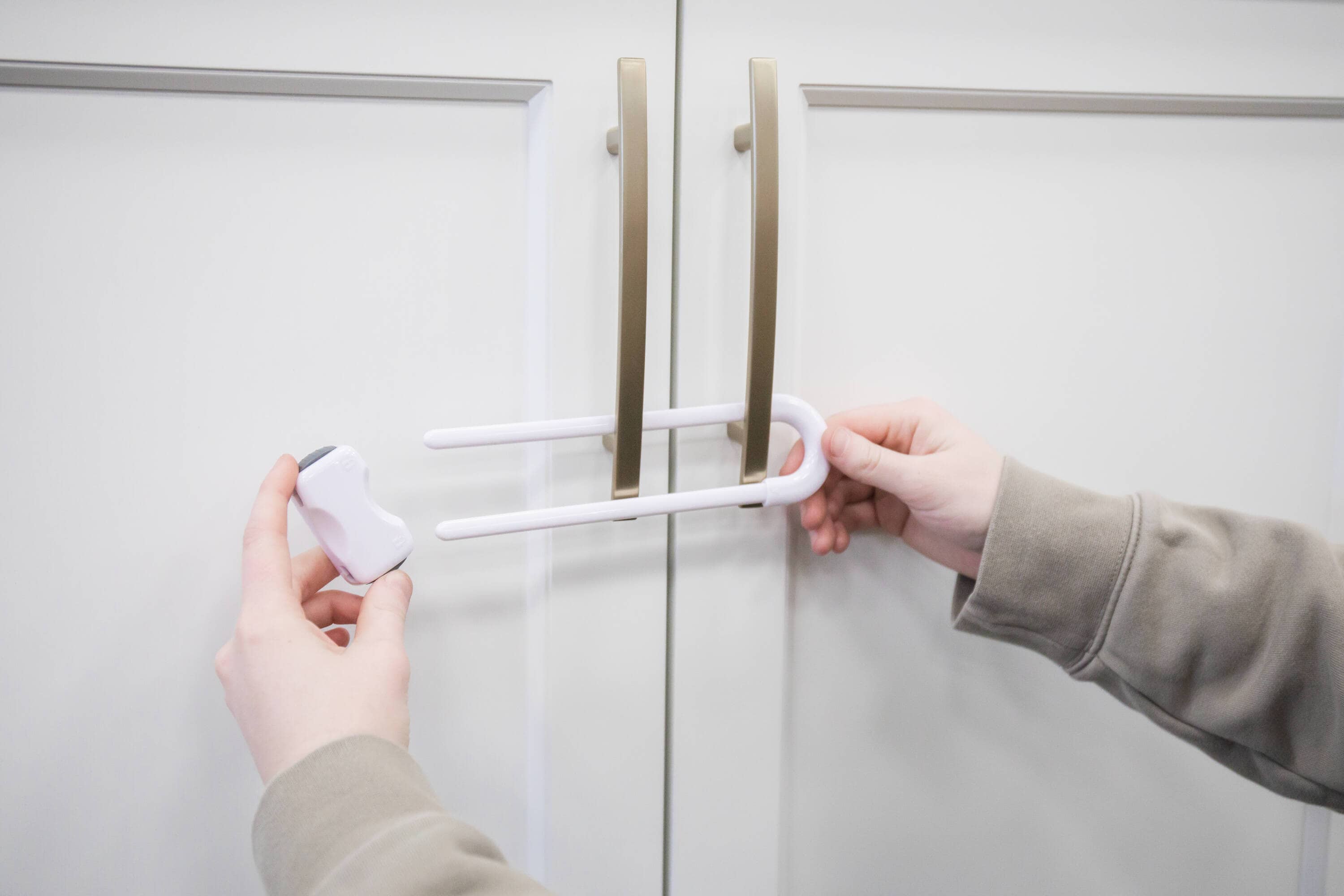Wellco White Child Safety Locks Refrigerator Lock with Keys, for