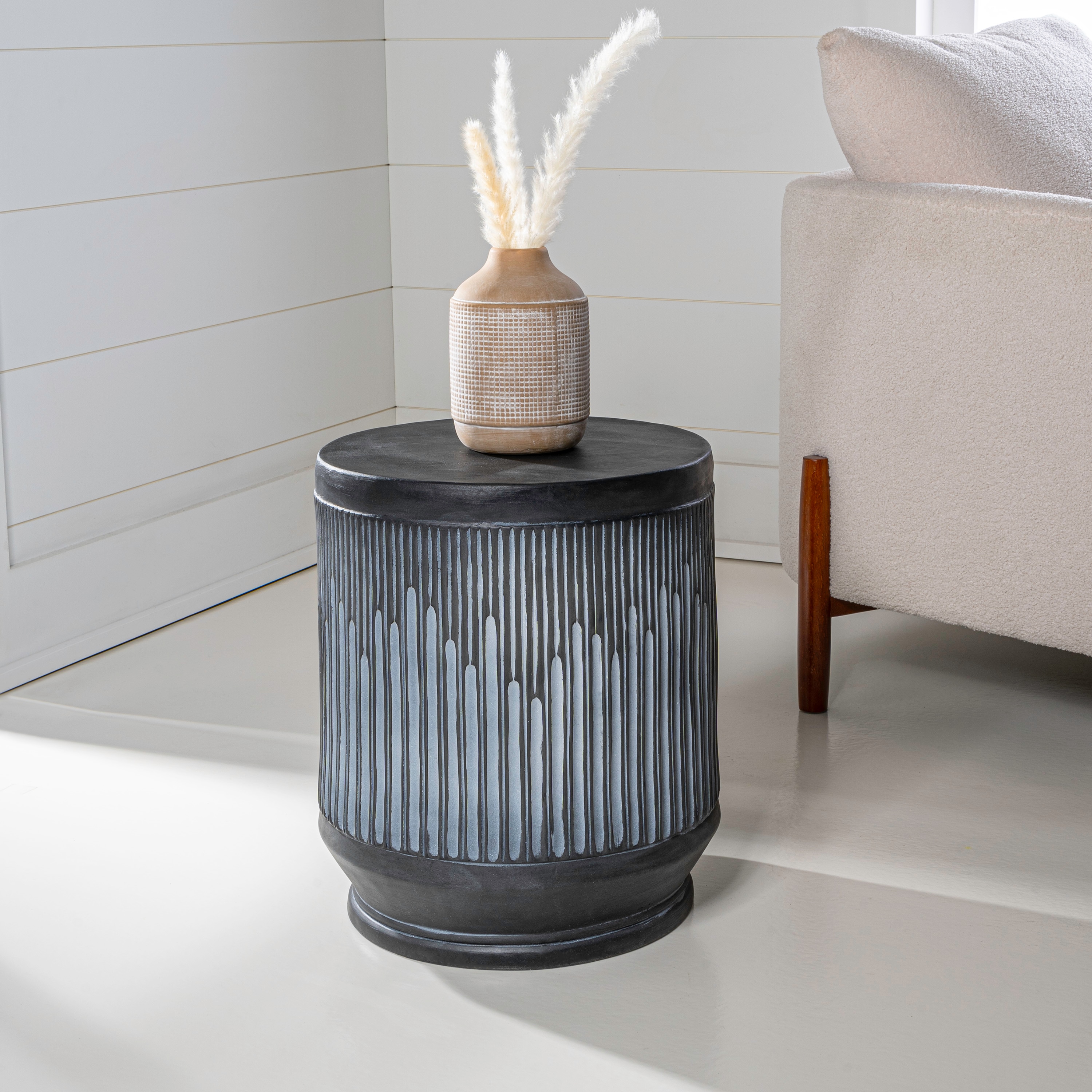 JONATHAN  Y TBL1103C Kline Mid-Century Modern Brutalist Round Outdoor End Table 14.5-in W x 14.5-in L
