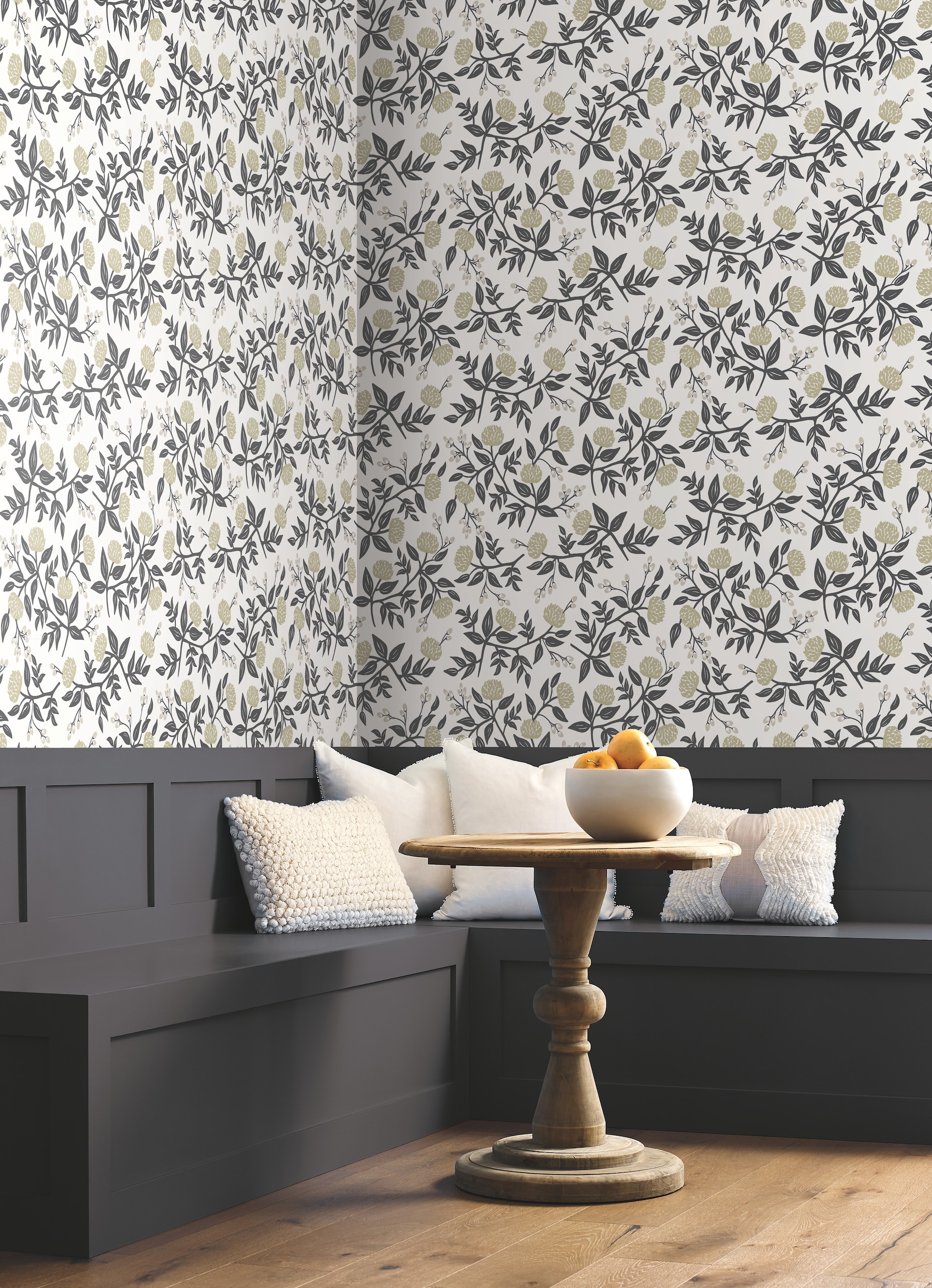 Rifle Paper RI5150 60.8-Sq. Feet White Non-woven Ivy/Vines Unpasted Wallpaper