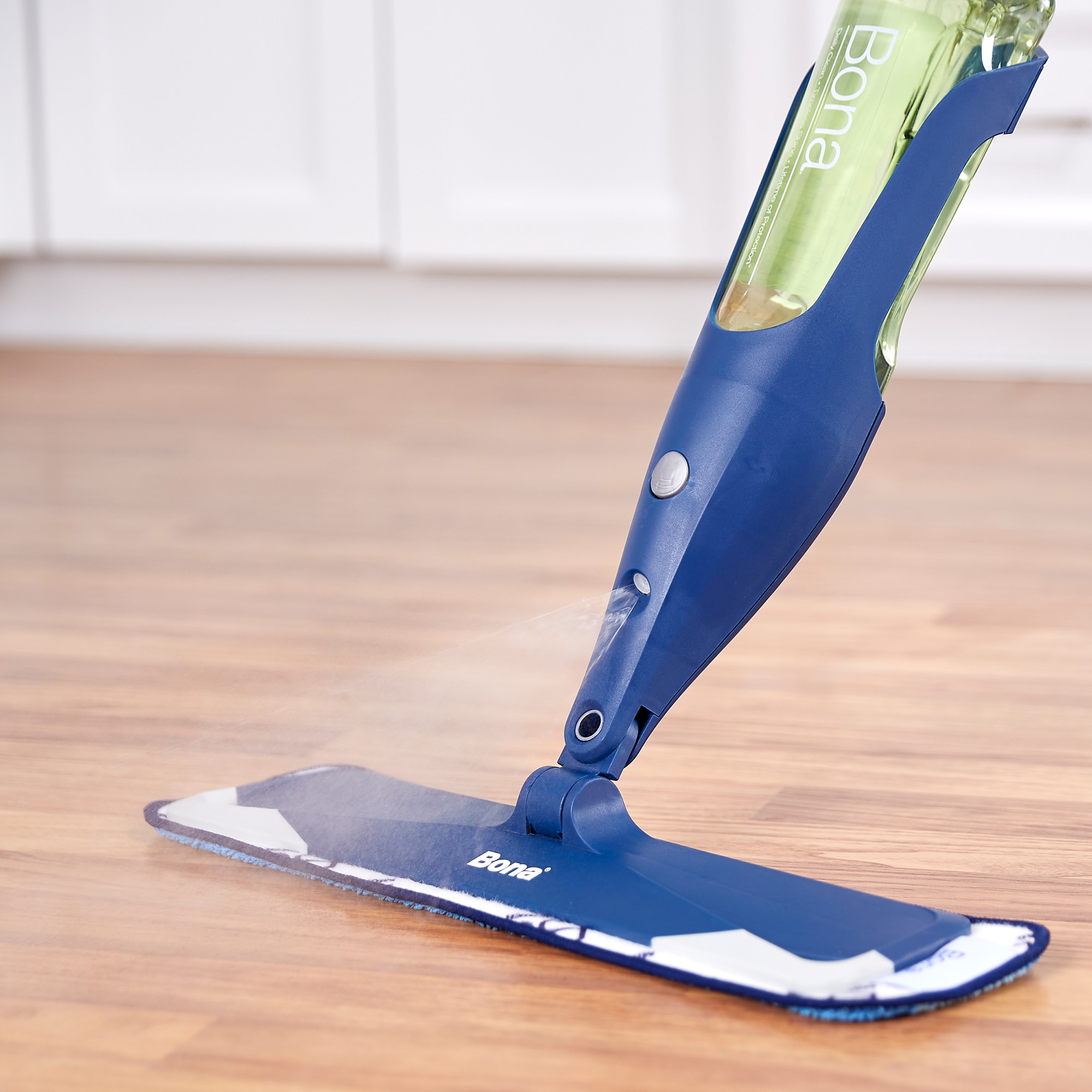 Bona Pro Hardwood Floor Spray Mop 15-in, 34-oz Cleaner