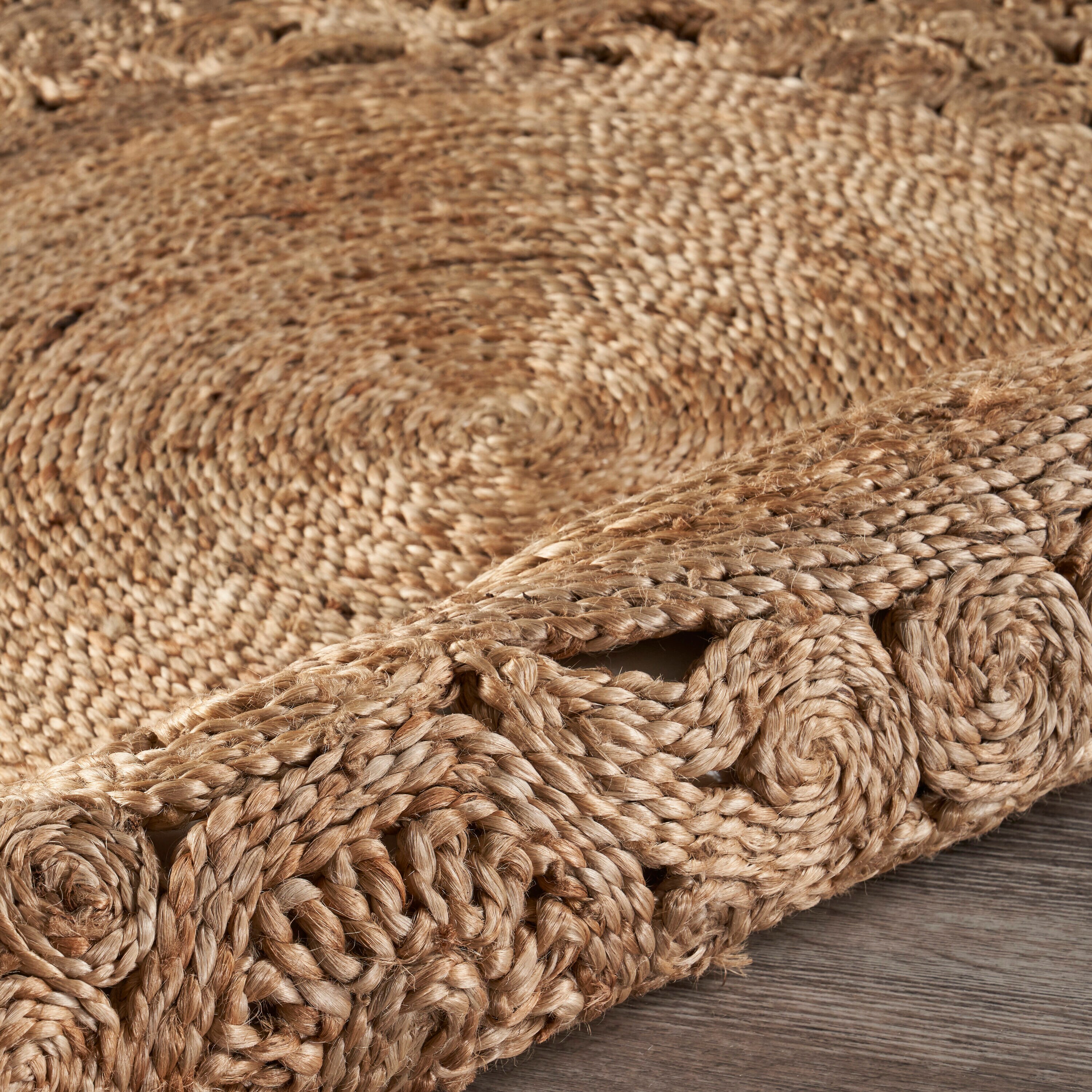 Handmade Natural Jute Round Braided Floral Area Rug