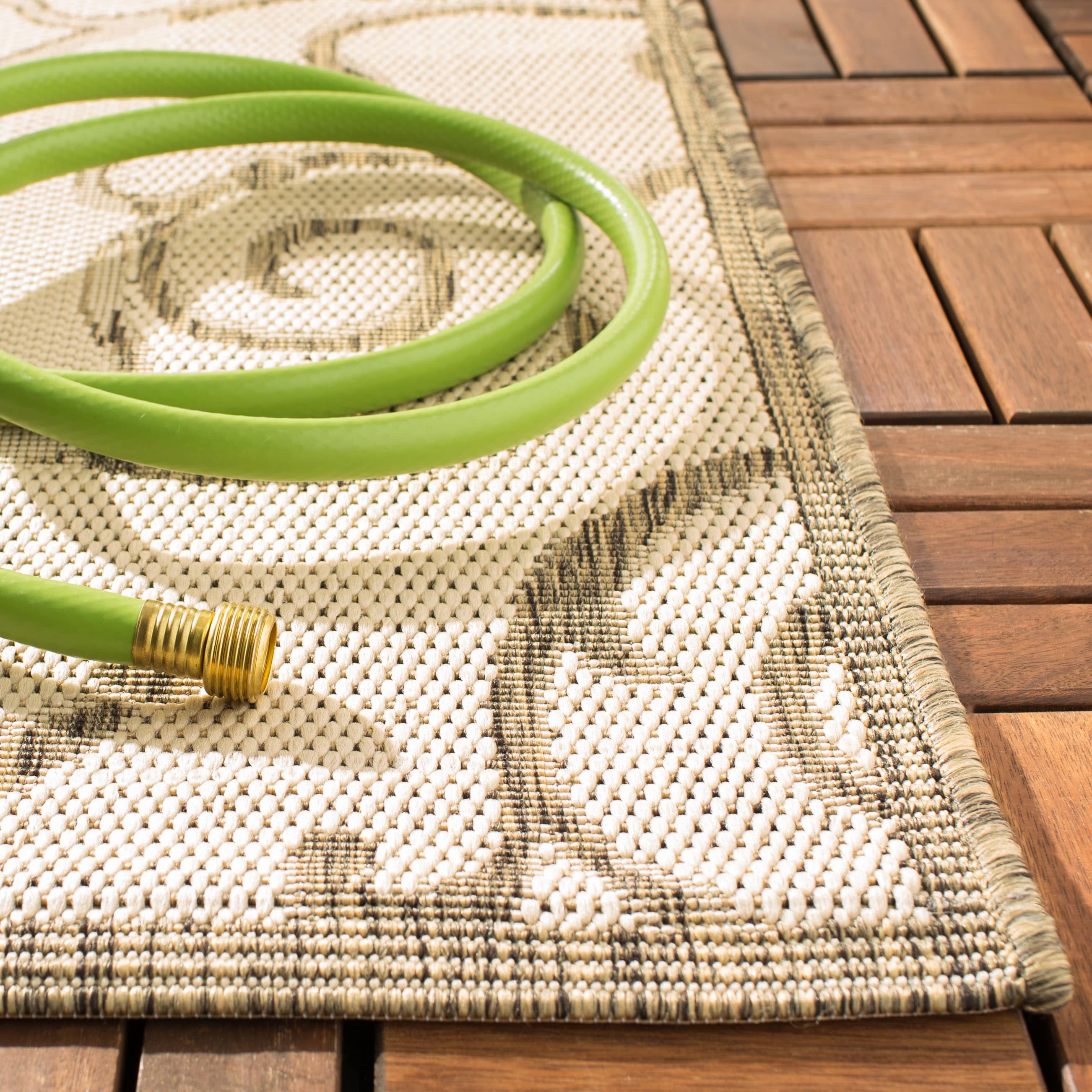 Safavieh CY2665-3001-6 Courtyard Scrolls 7 x 10 (ft) Loomed Polypropylene Natural/Brown Rectangular Indoor/Outdoor Floral/Botanical Coastal Area rug