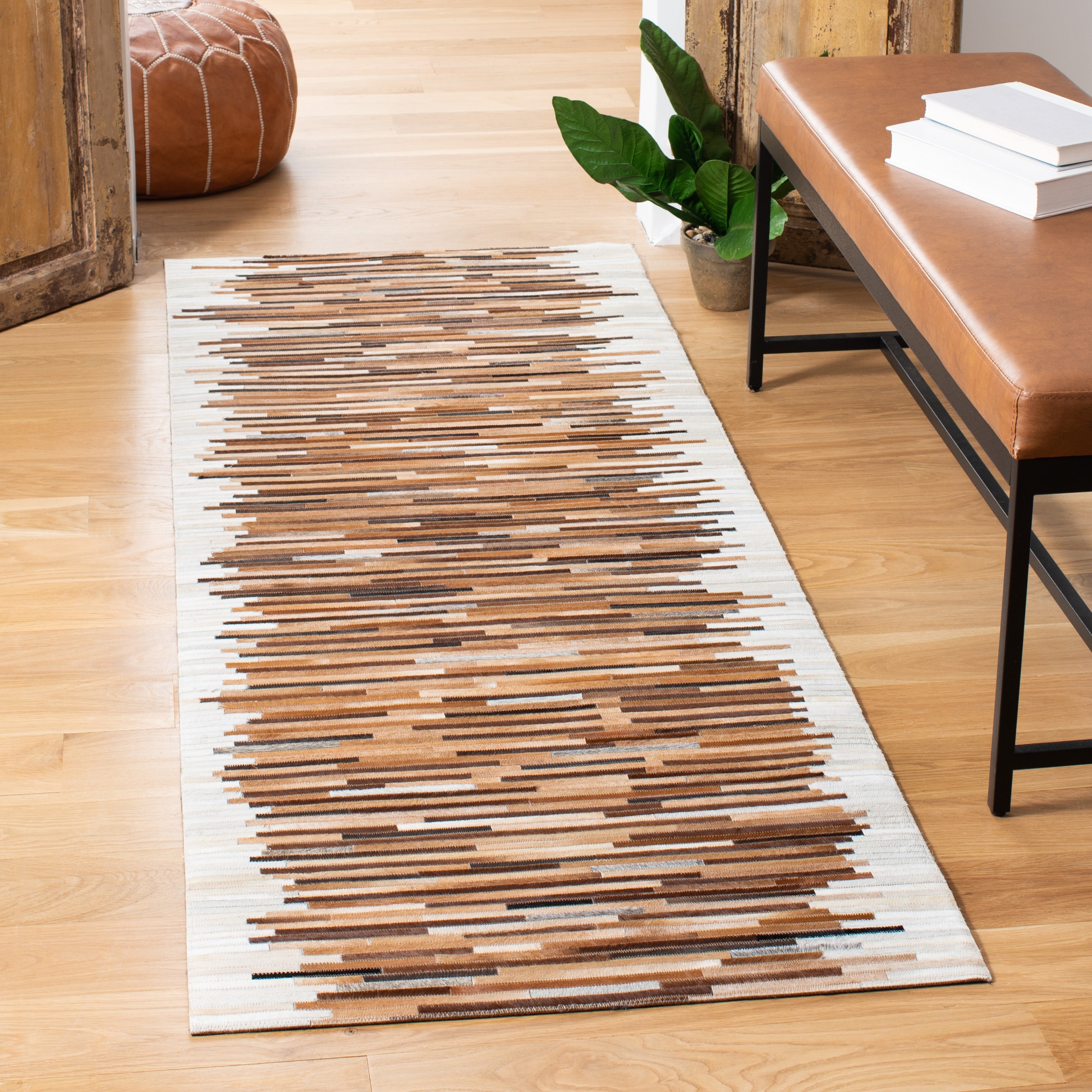  Studio Leather 800 Ivory/Brown Contemporary 2ft-3in x 7ft Runner Rug