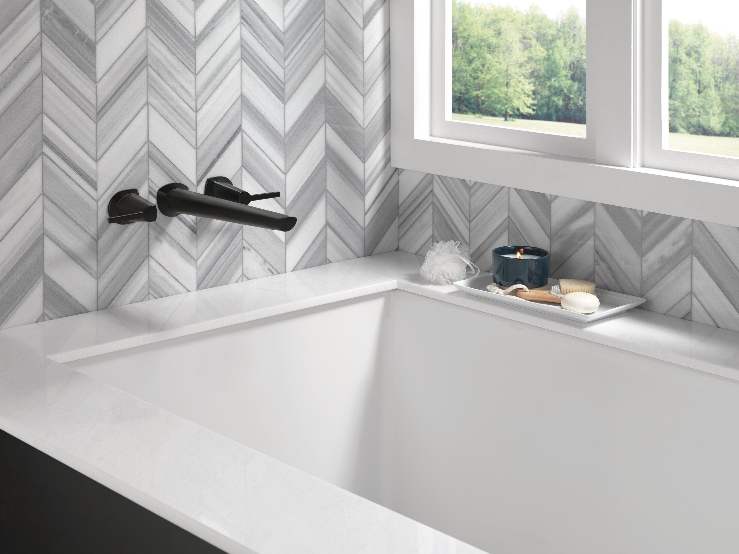 Delta T5771-BLWL Roman-Tub-Faucets - View #2