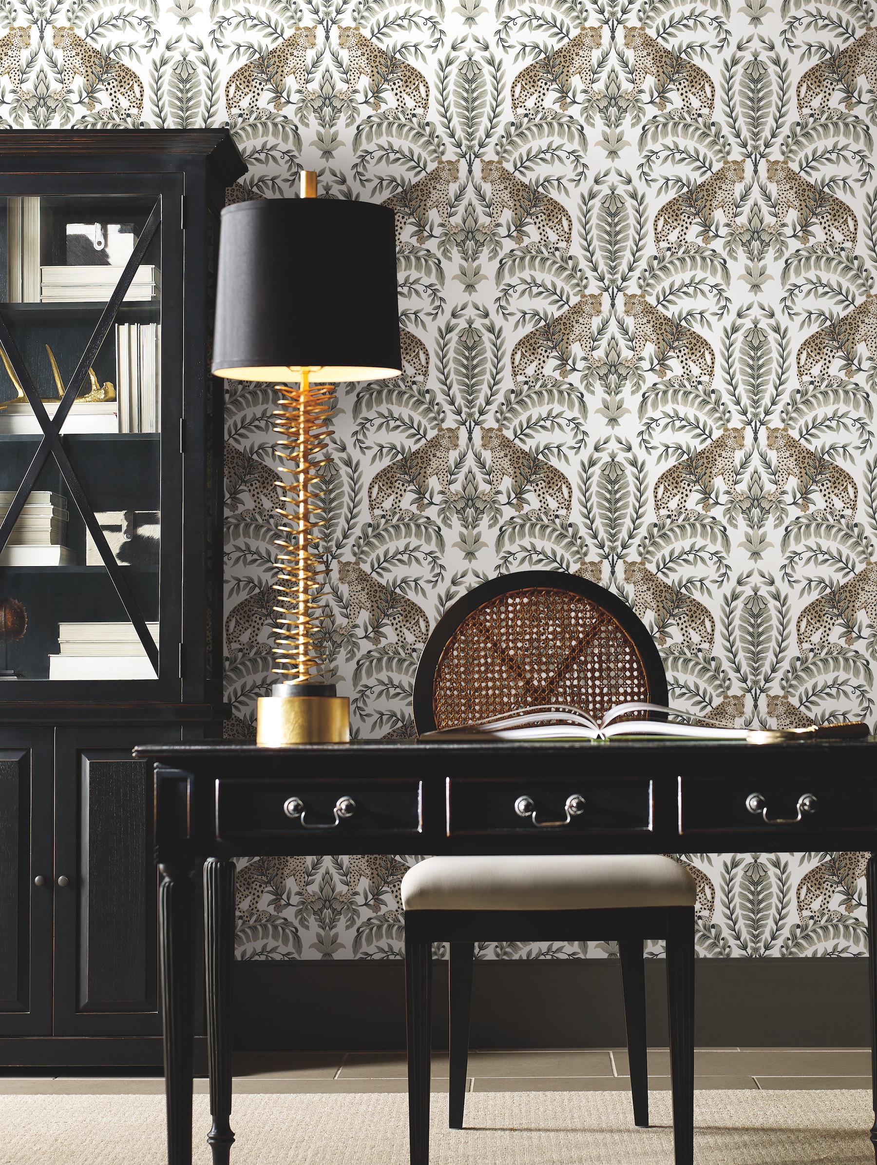 York Wallcoverings KT2202 Ronald Redding 24 Karat 60.8-Sq. Feet White Non-woven Animals Unpasted Wallpaper