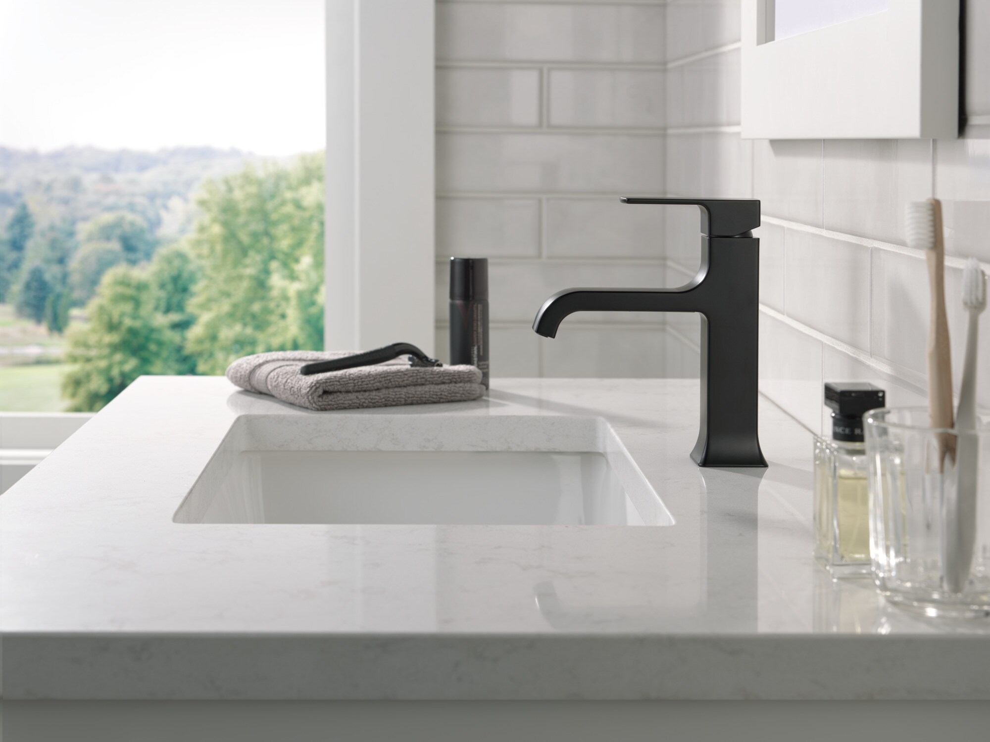 Delta 539-BLMPU-DST Lavatory-Faucets - View #8