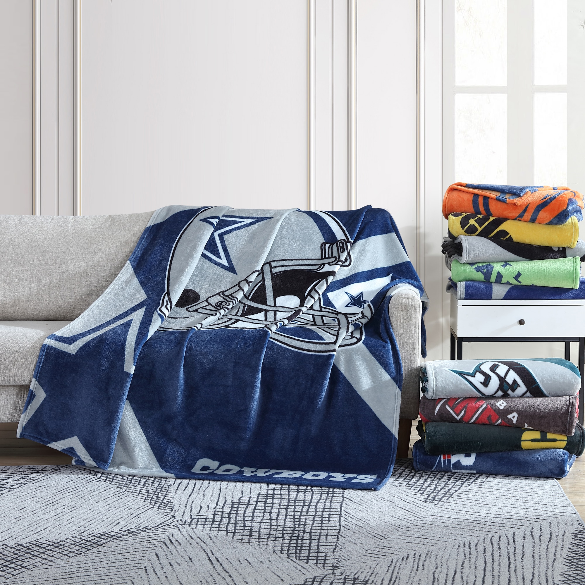 Cathay Sports Dallas Cowboys Blue/Silver 60-in x 80-in Throw in the  Blankets & Throws department at