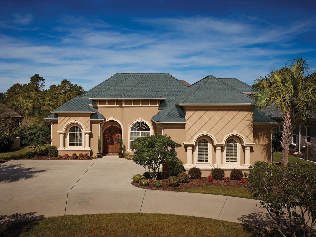 Gray Grand Sequoia Reflector Series Roof Shingles at Lowes.com