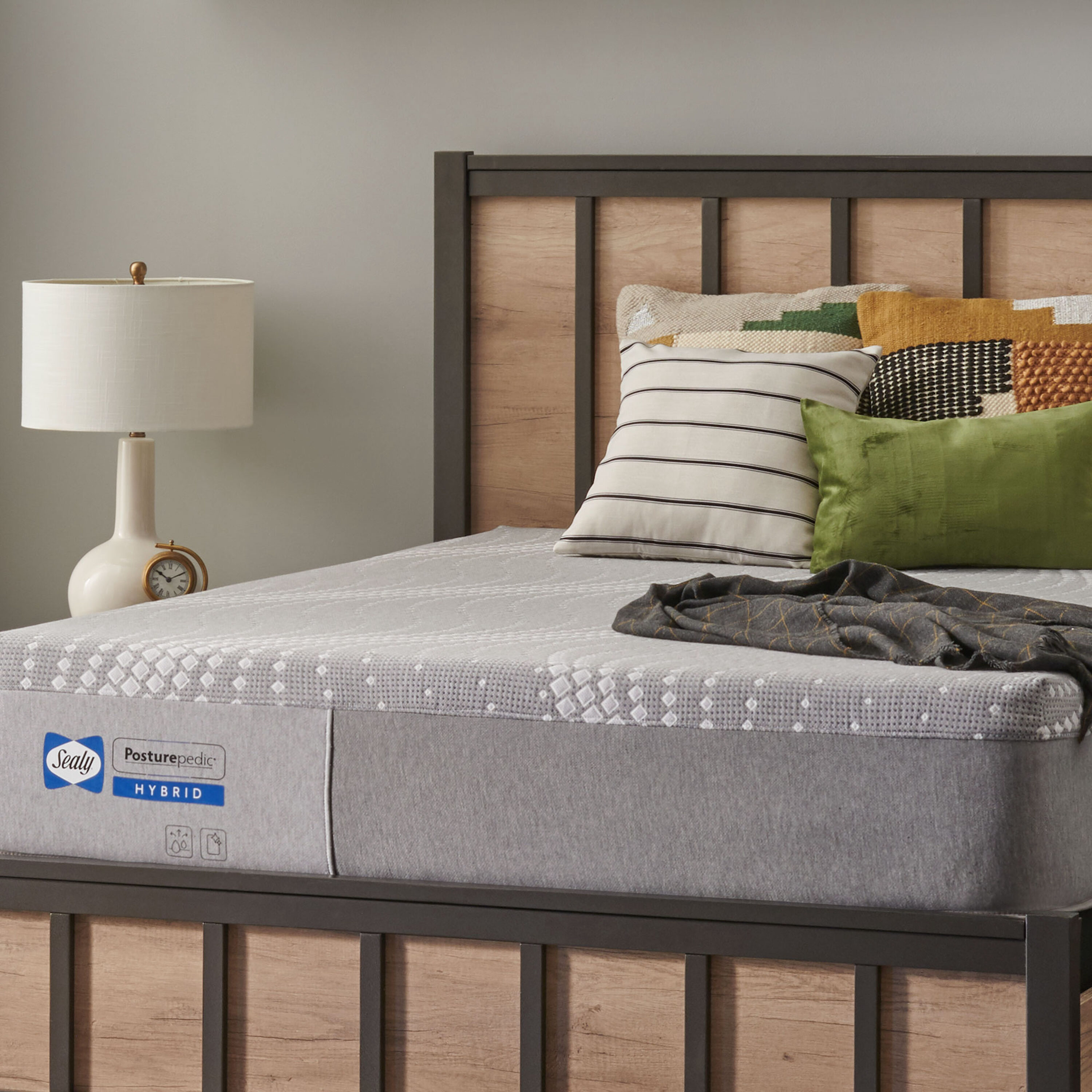 omroeper Gaan zuur Sealy Sealy PosturePedic 11 inch Bed Mattress in a Box in the Mattresses  department at Lowes.com
