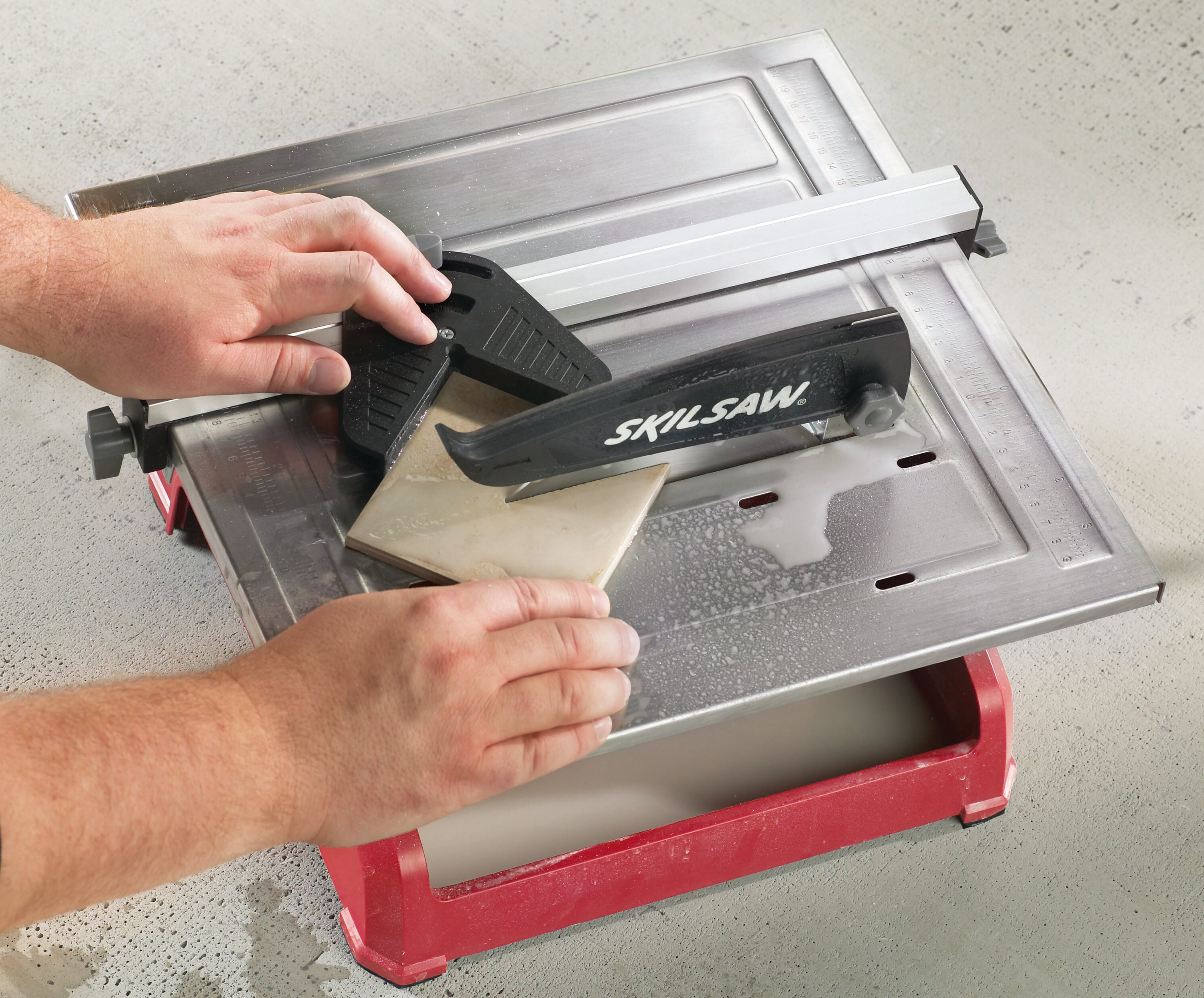SKIL 7-in 4.2-Amp Wet Tabletop Corded Tile Saw in the Tile Saws department  at
