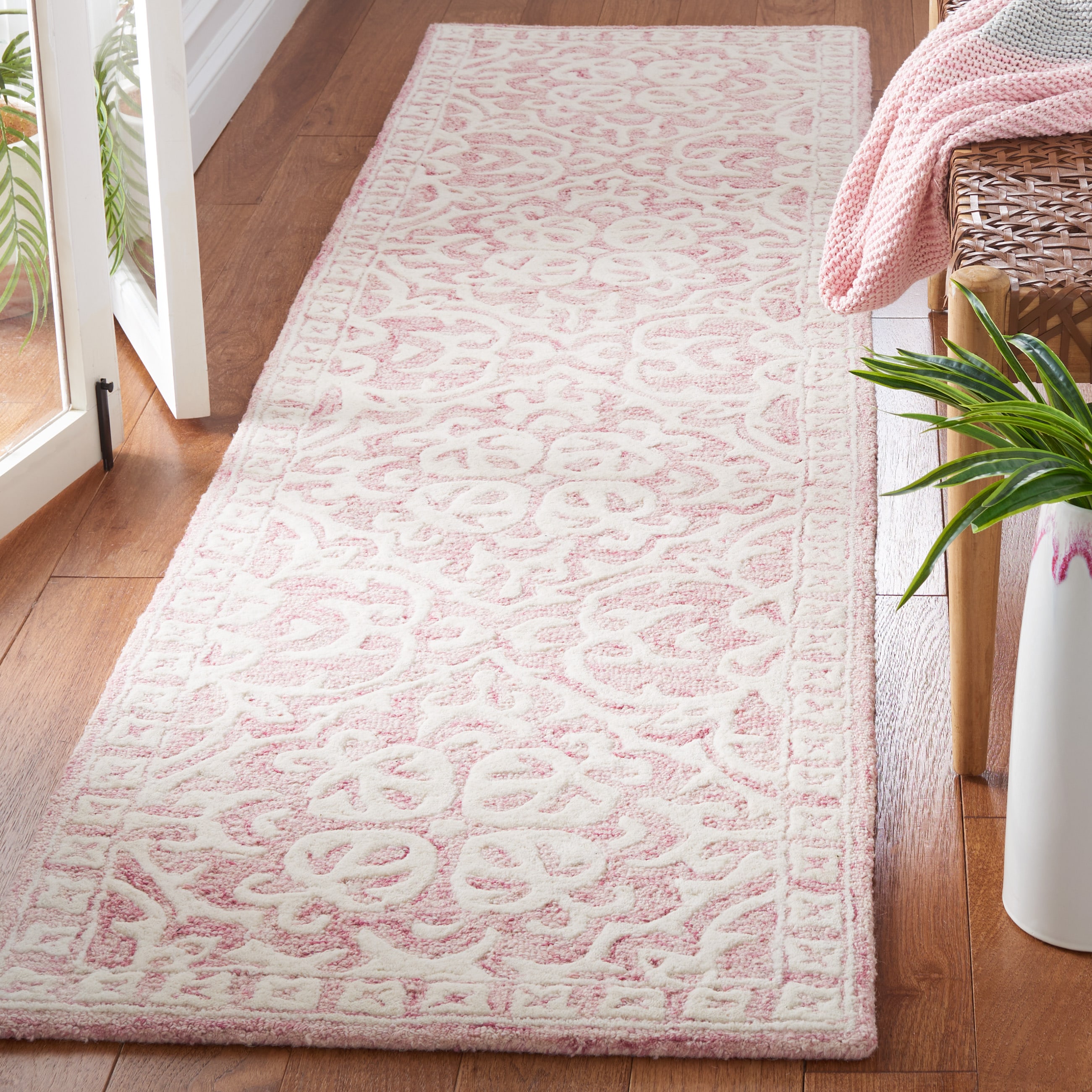  Metro 857 Pink/Ivory Traditional 2ft-3in x 9ft Runner Rug