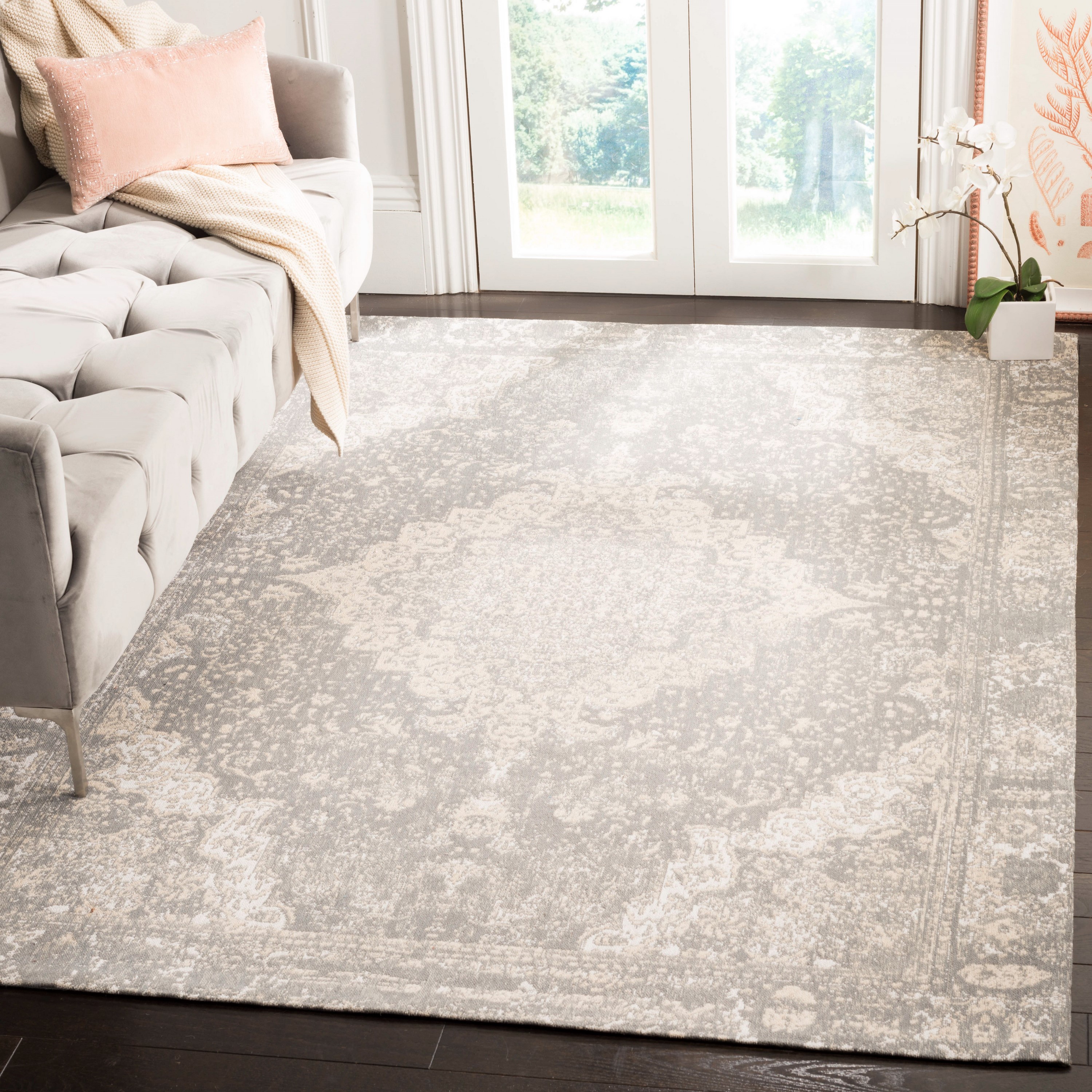 Safavieh CLV110G-4 Classic Vintage Emson 4 x 6 (ft) Loomed Polyester Silver Rectangular Indoor Distressed/Overdyed Vintage Area rug