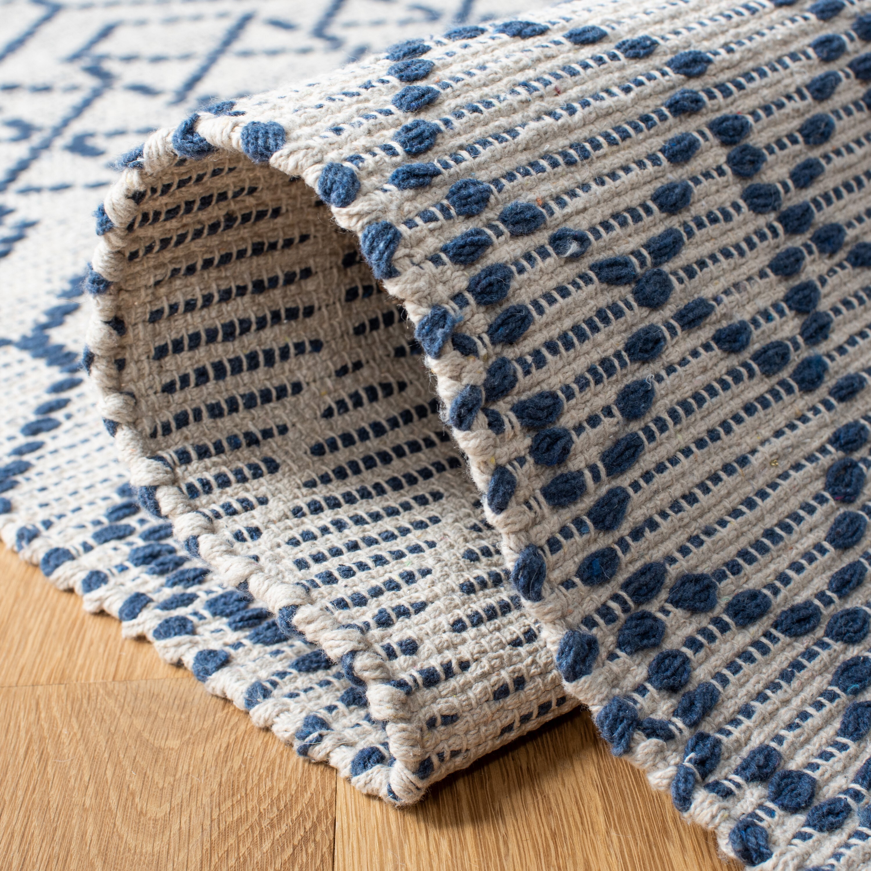 Safavieh MTK652N-4 rugs - View #5