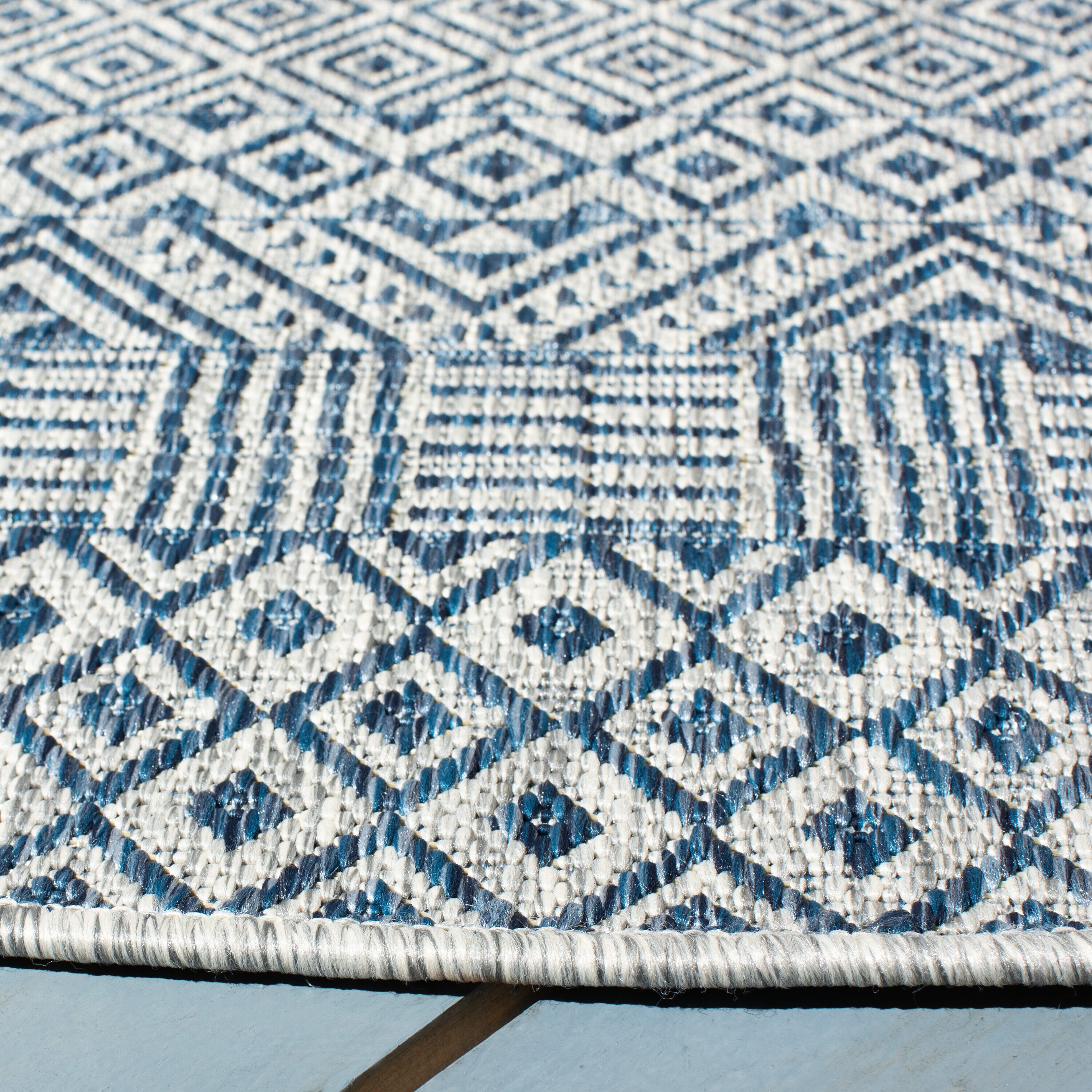 Round Blue Synthetic Non-slip Easy Care Rug, 62"