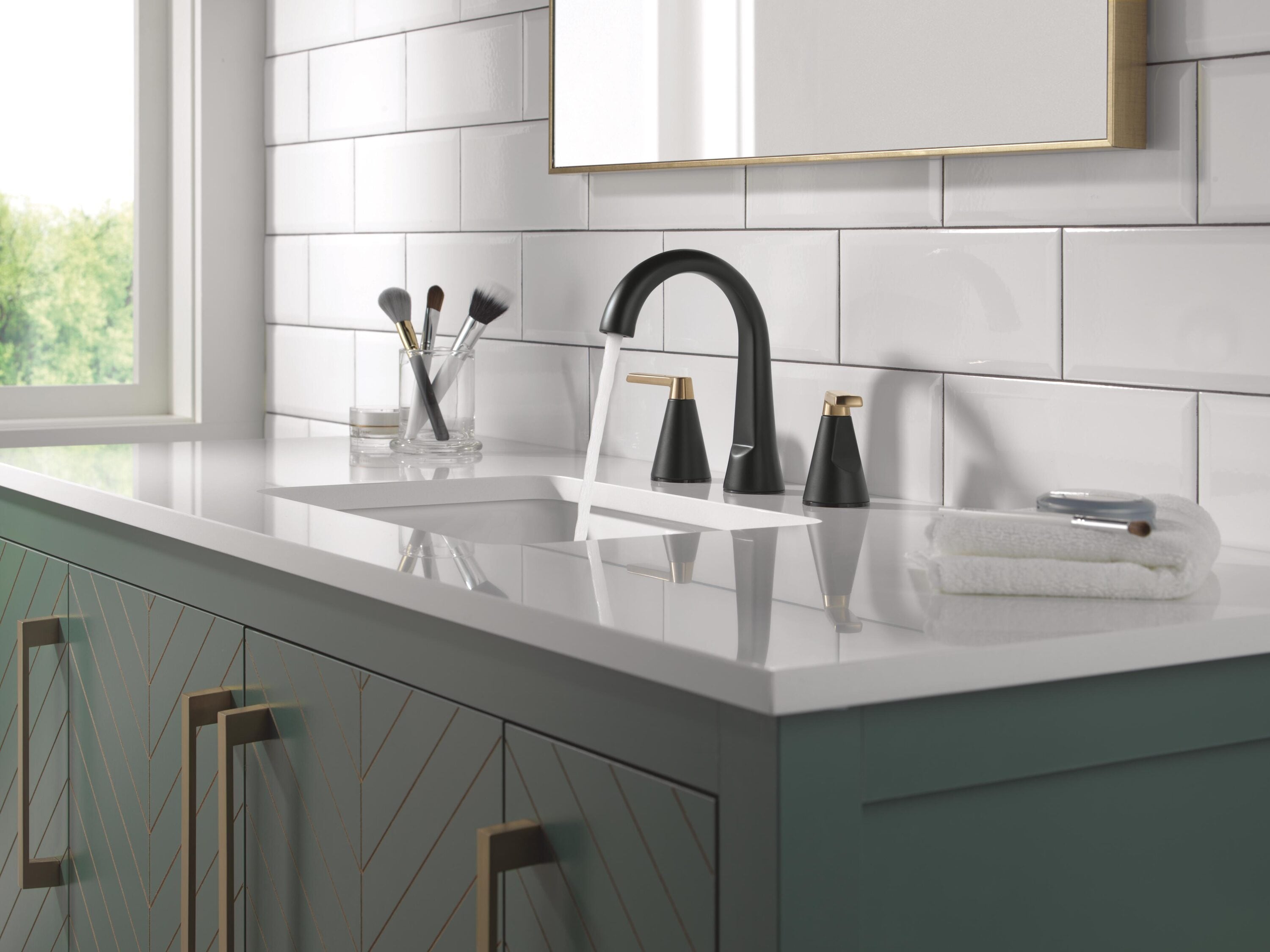 Delta 35832LF-GZ Lavatory-Faucets - View #9