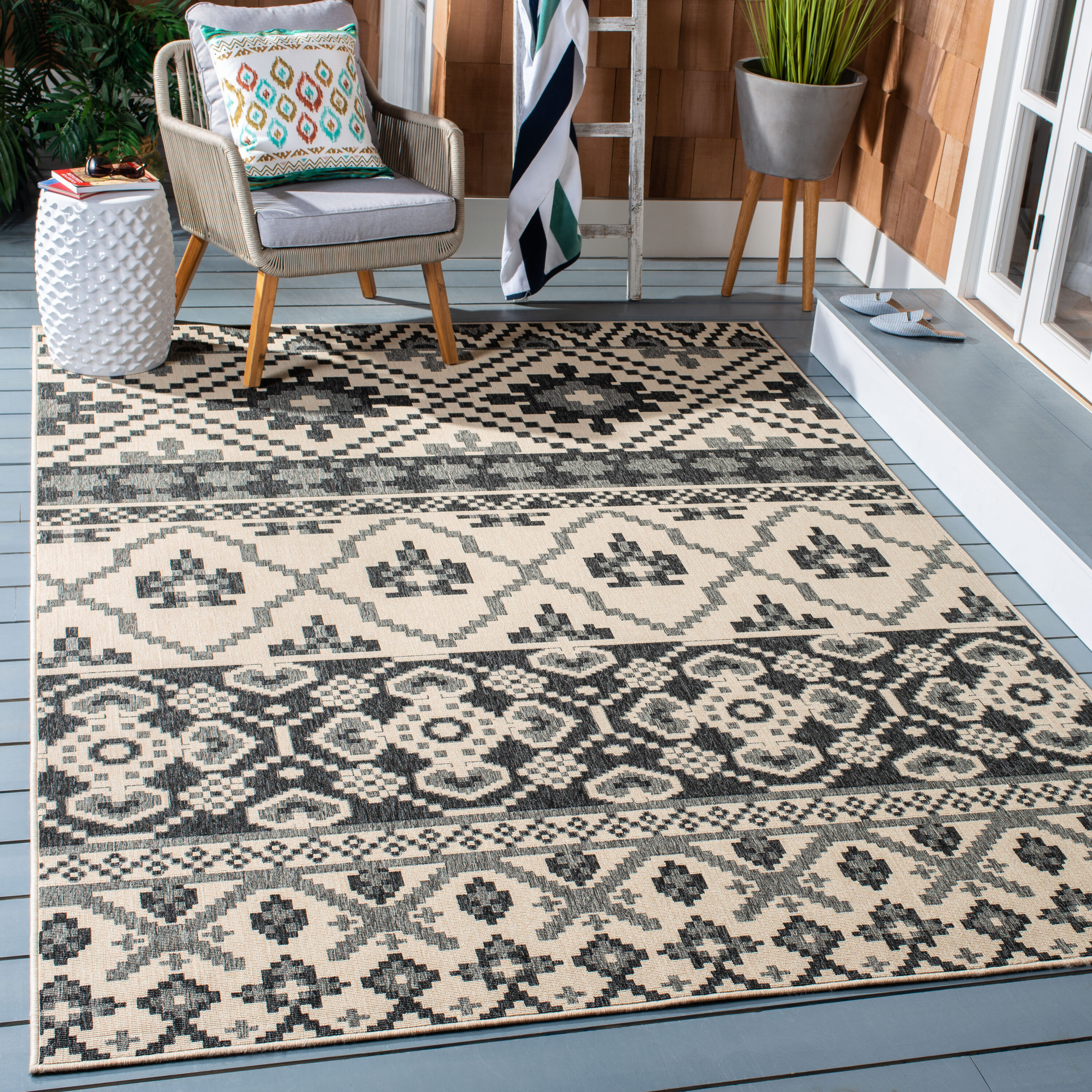 Safavieh VER097-3413-6 Veranda 7 x 10 (ft) Loomed Synthetic Beige/Gray Rectangular Indoor/Outdoor Floral Southwestern Area rug