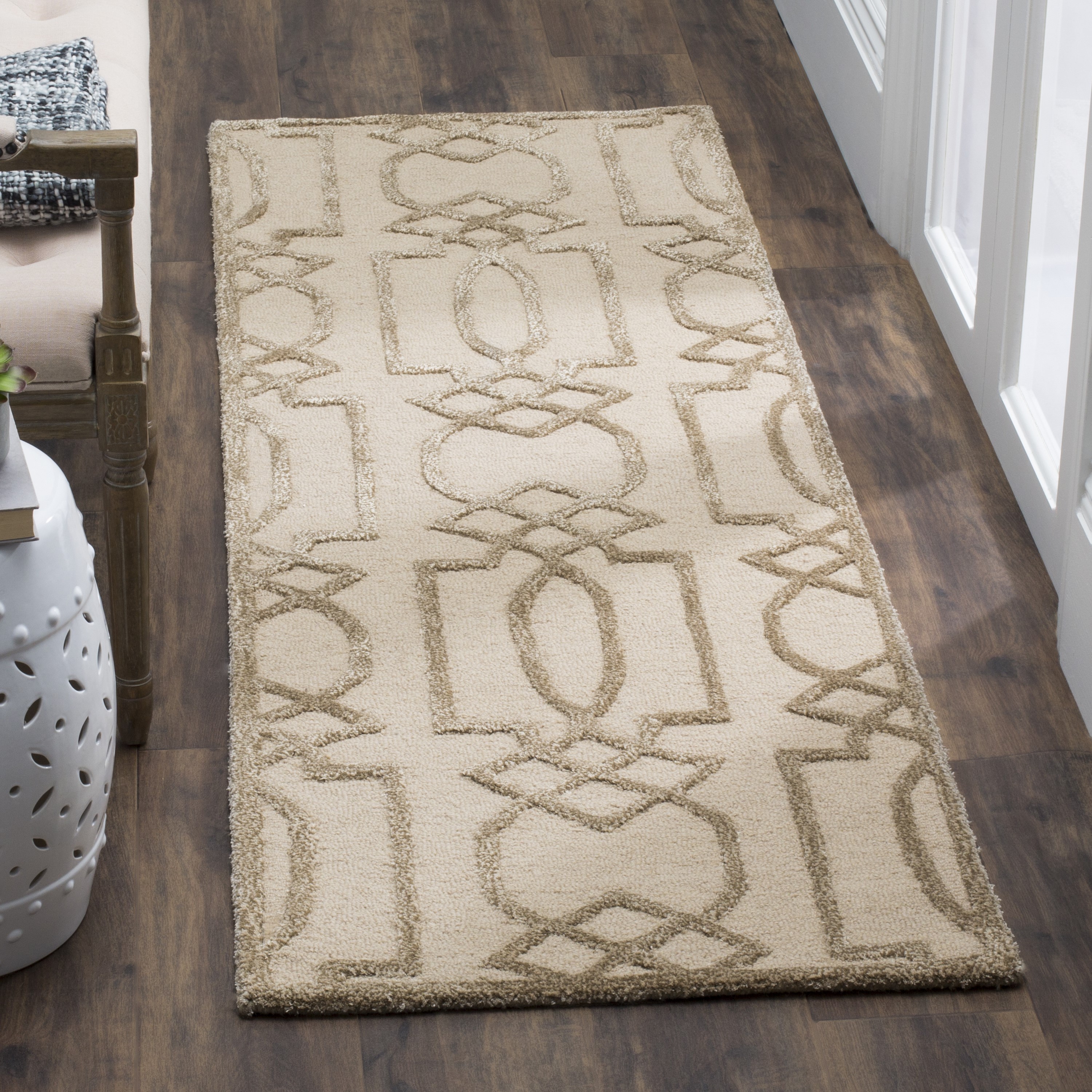 Safavieh BEL138A-27 Bella Soma 2 x 7 (ft) Tufted Wool Sand/Brown Rectangular Indoor Geometric Farmhouse/Cottage Runner rug