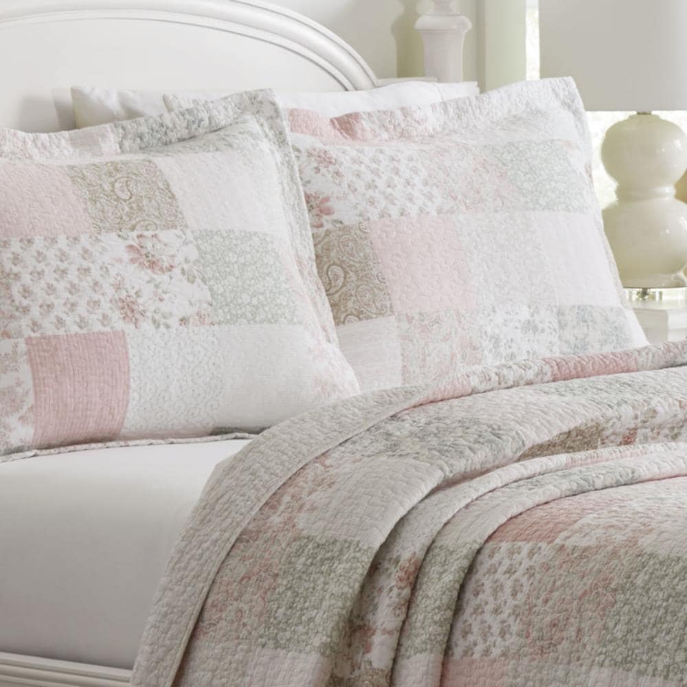 Laura Ashley Celina Patchwork 3-Piece Pink/Sage Full/Queen Quilt Set in ...