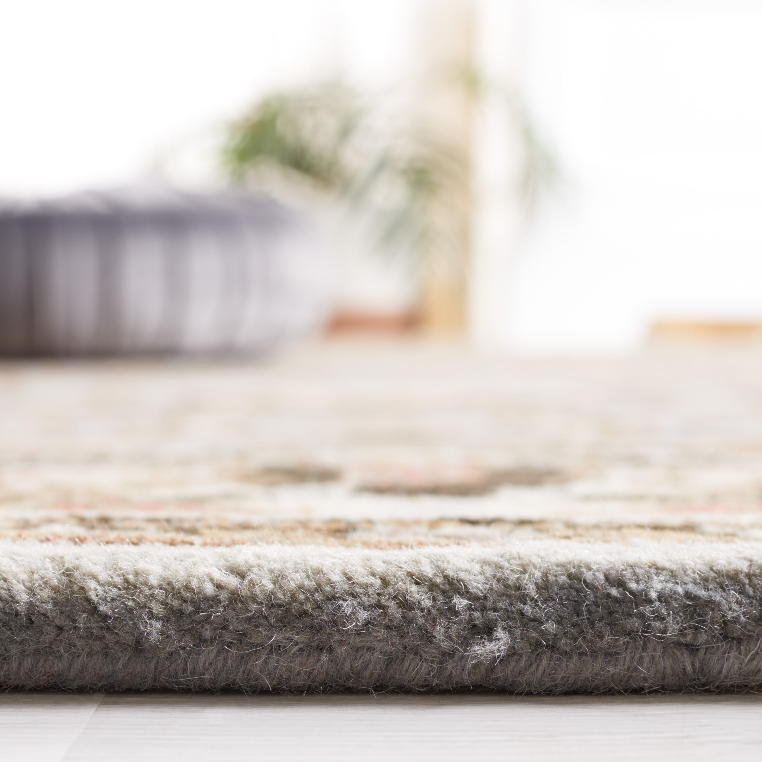 Safavieh PL819L-5 rugs - View #4
