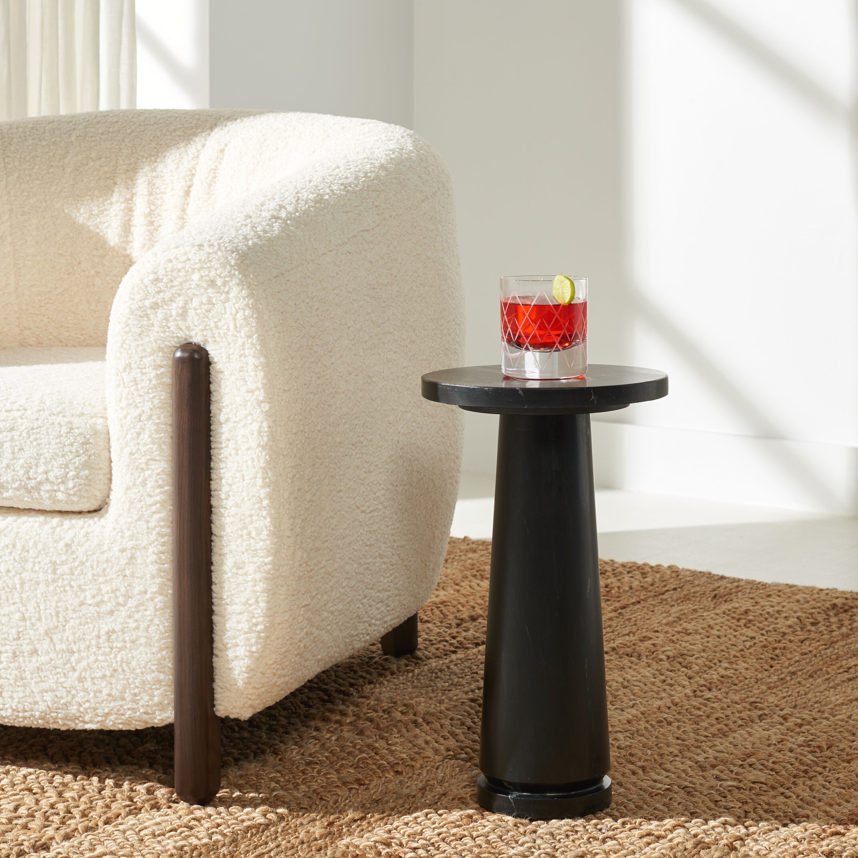 Safavieh SFV9704D Adriano Modern Style 2 Leg Marble Accent Table/Green/Brown