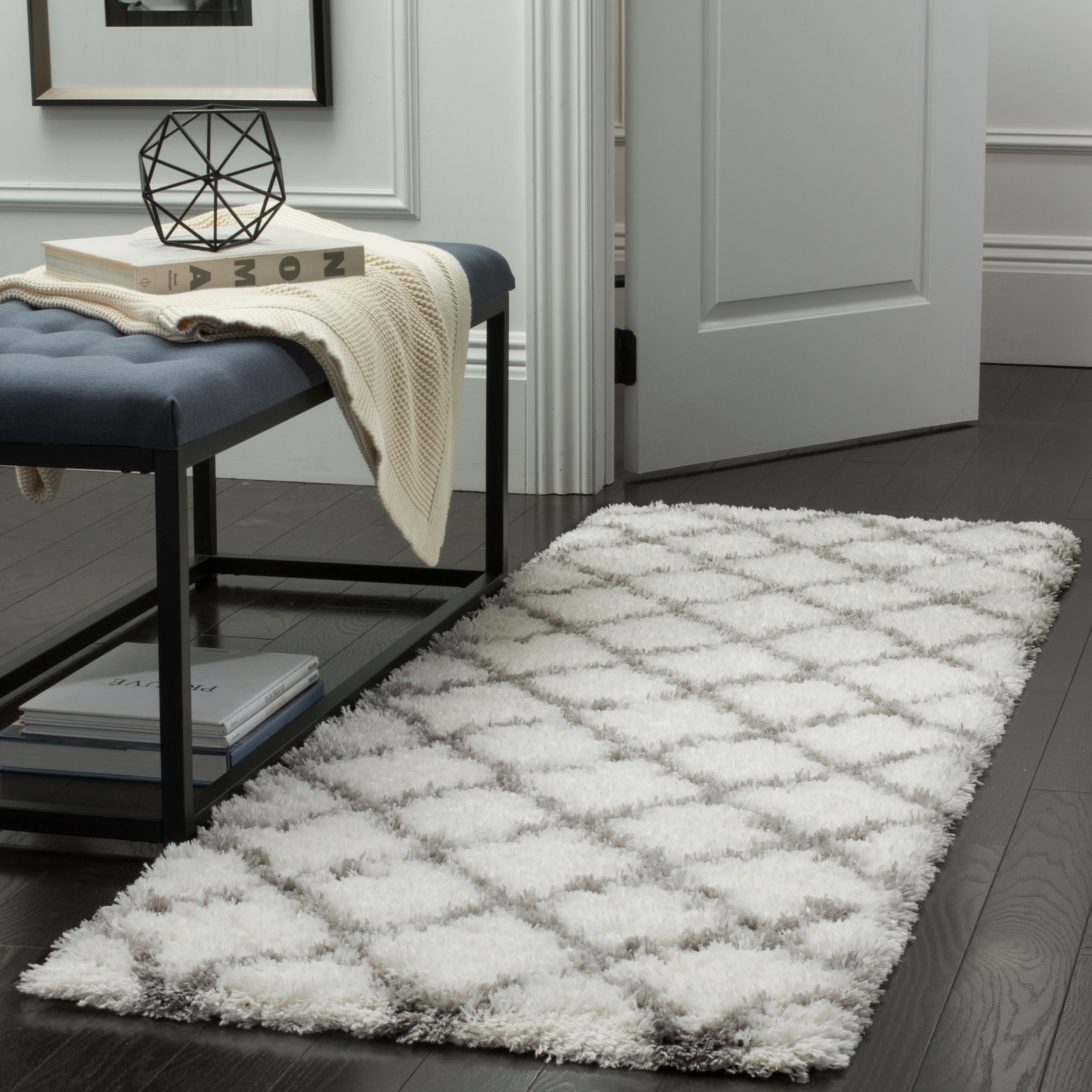 Safavieh SGI322P-27 Indie Borasic Shag 2 x 7 (ft) Loomed Synthetic Ivory/Gray Rectangular Indoor Trellis Runner rug