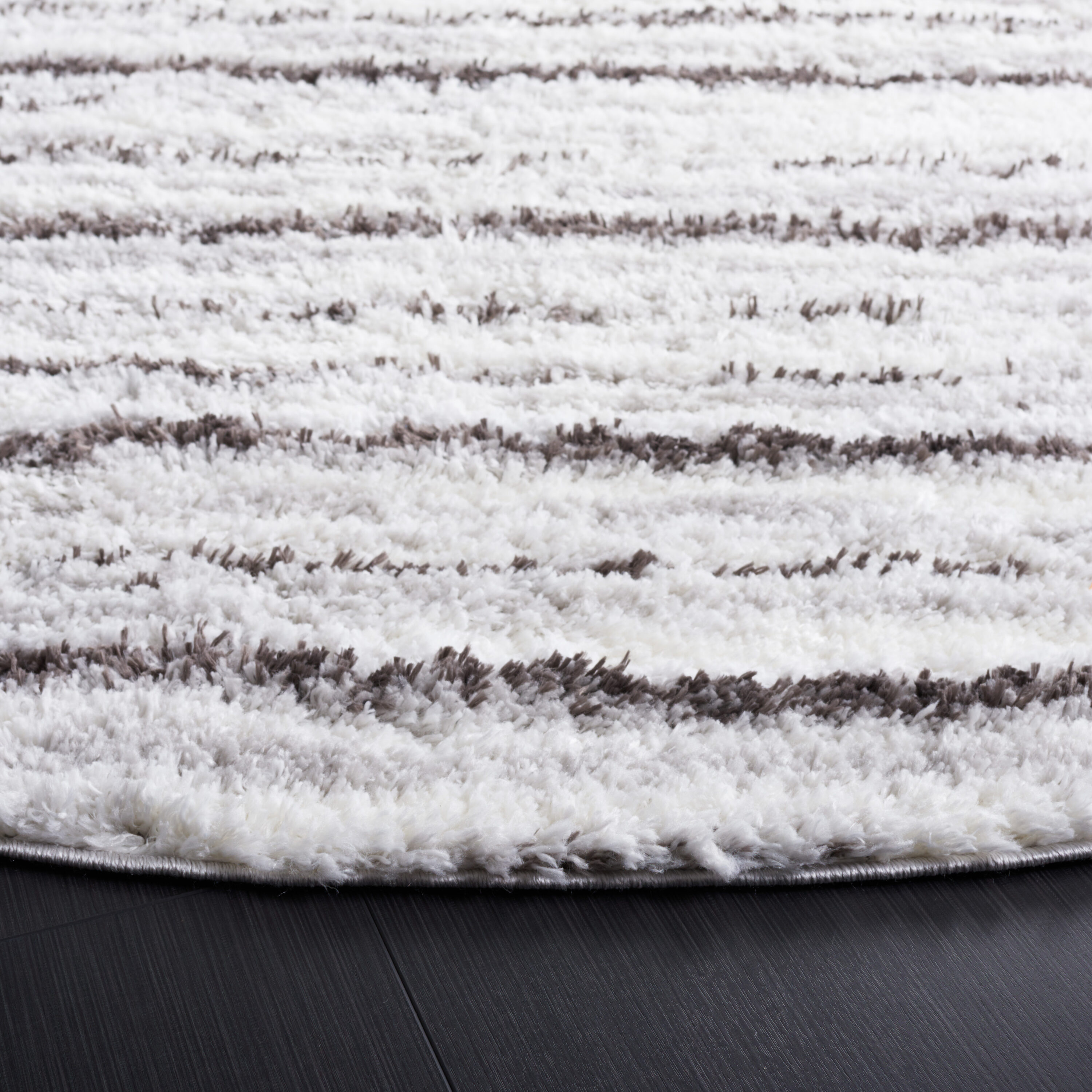 Safavieh BER565F-7R rugs - View #3