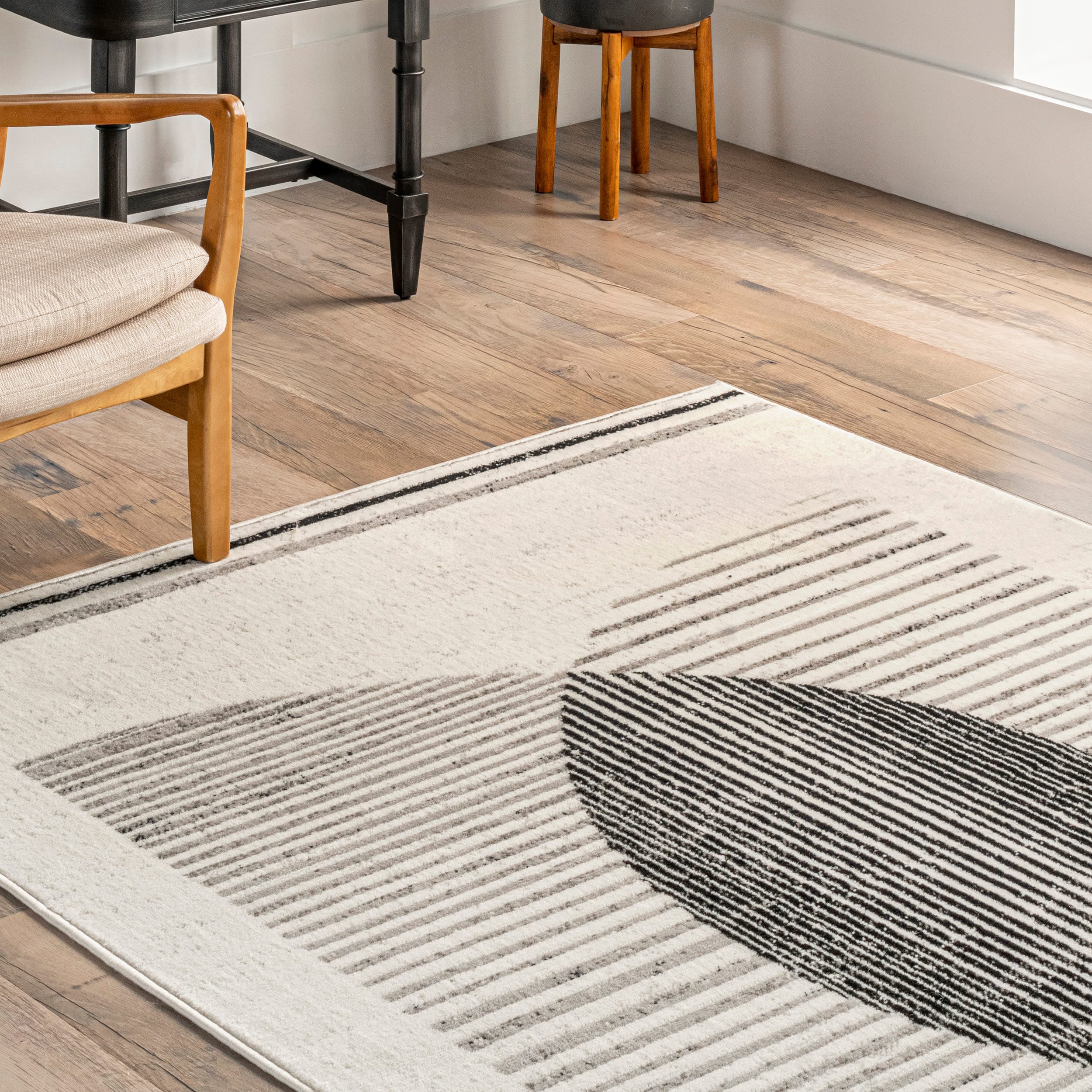 Gray Geometric Synthetic Easy Care Area Rug