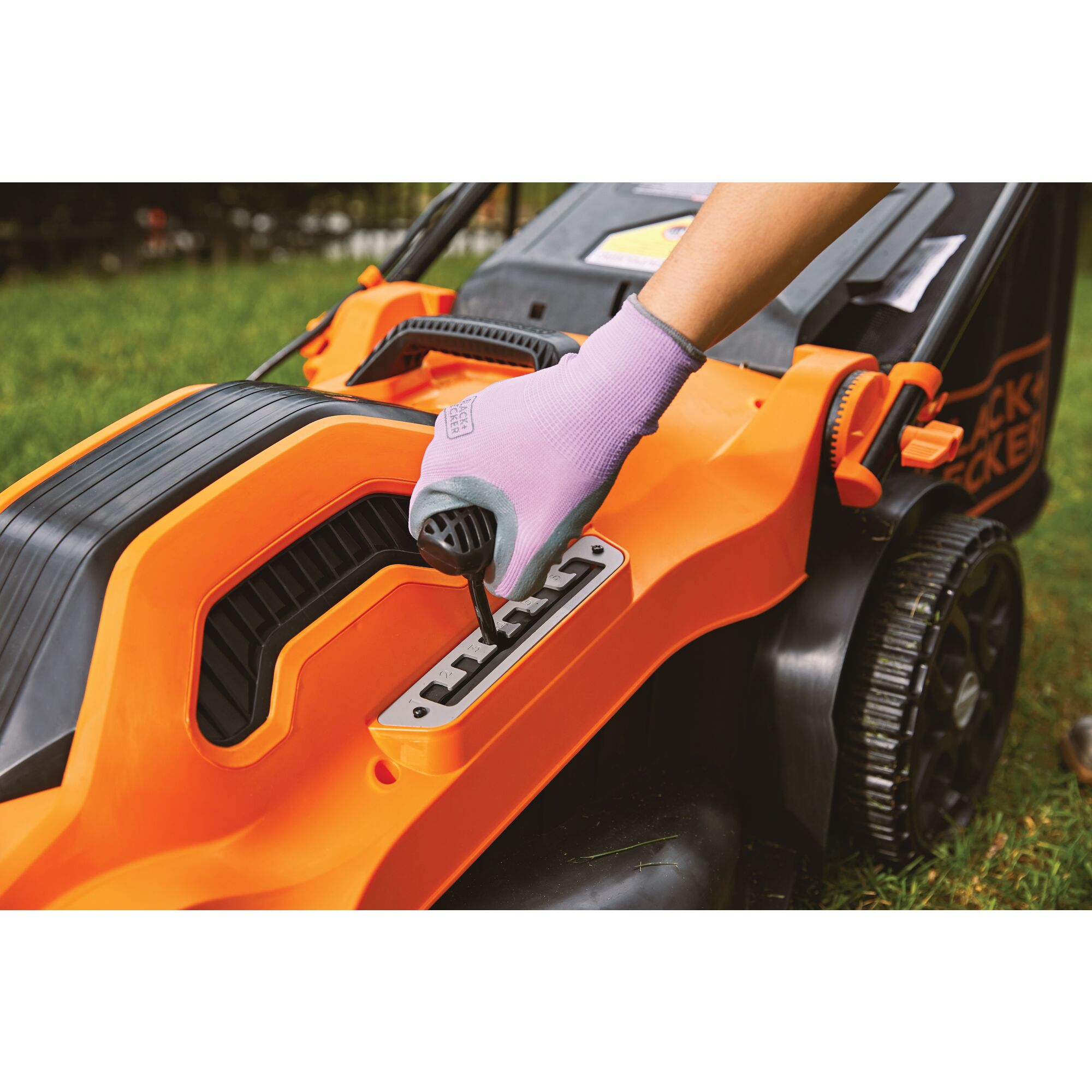 BLACK+DECKER 6.5 Corded Lawn Mower in the Corded Electric Push Lawn Mowers  department at