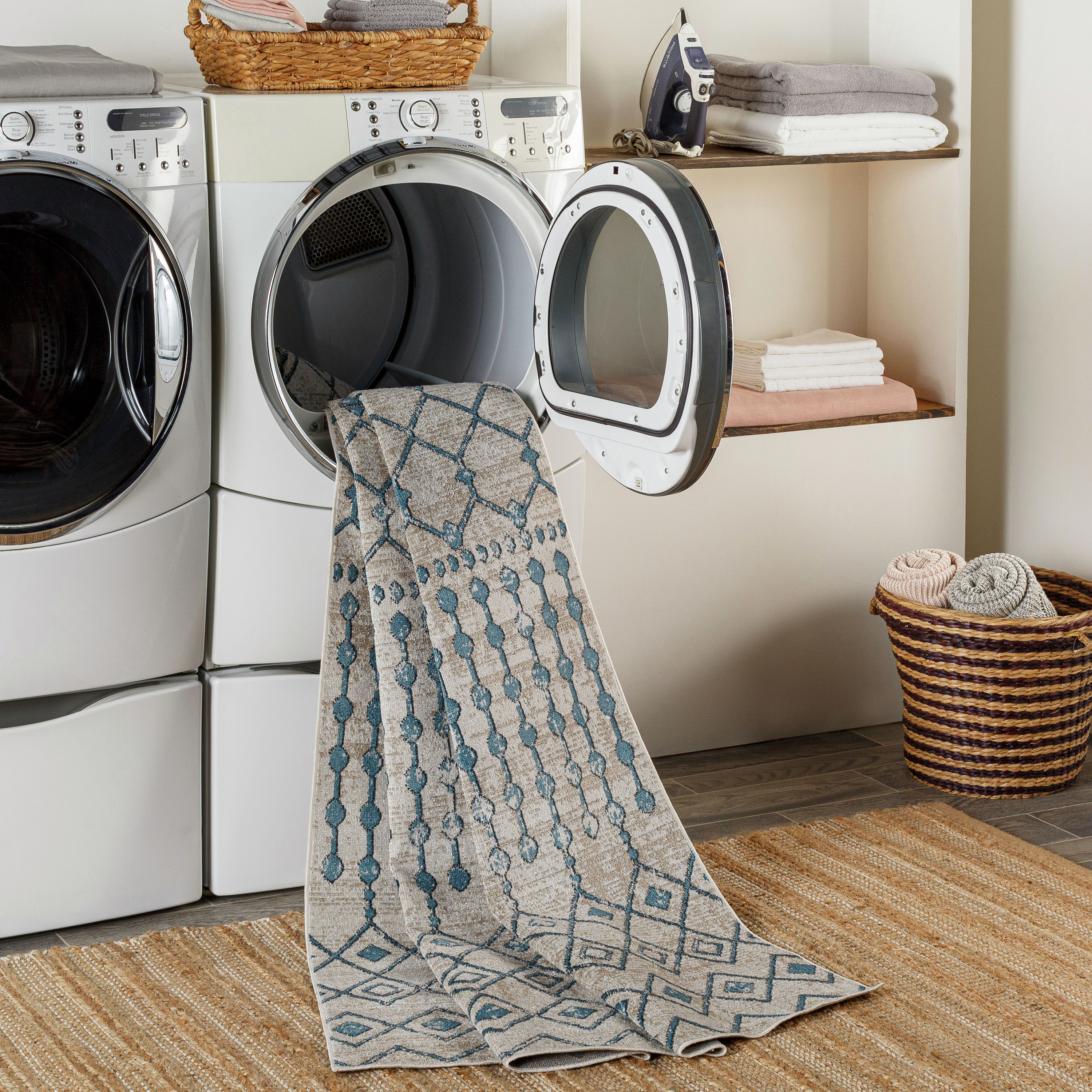 Livabliss LVR2340-67RD Lavadora 7 x 7 (ft) Polyester Aqua/Grey Round Indoor Tribal Global Machine washable Area rug